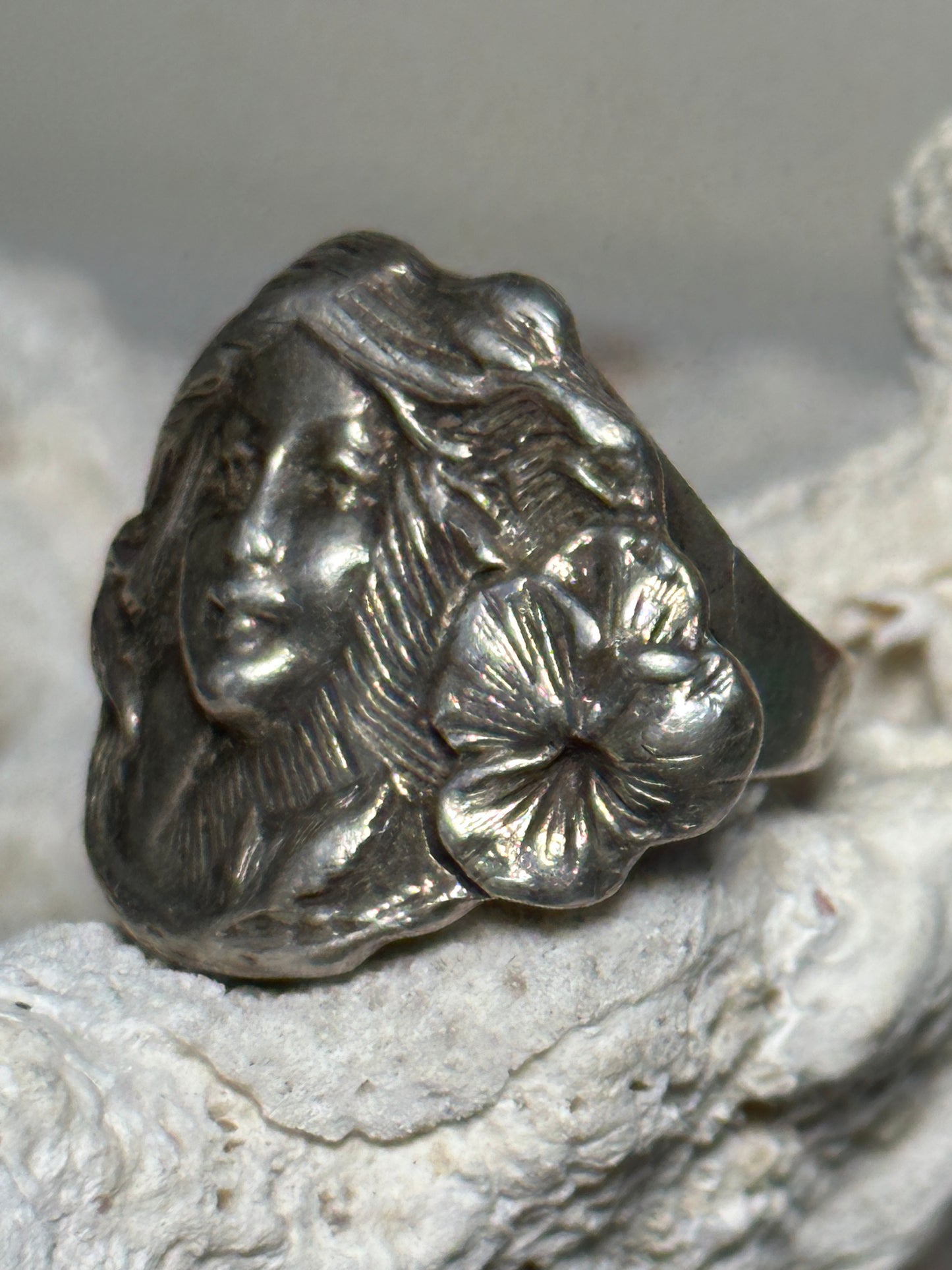 Sandy Val ring Face with flower band size 7 sterling silver women
