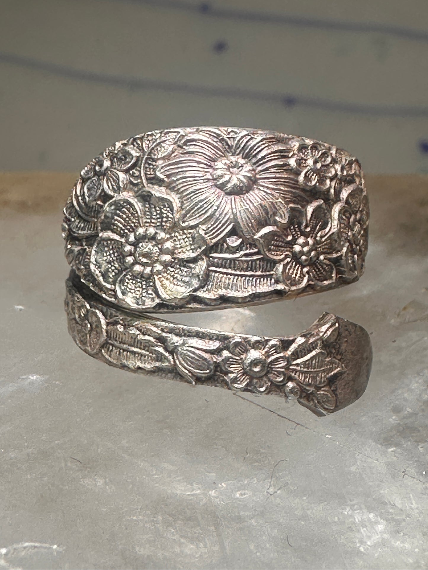 Floral spoon ring ring flower band Size 4.75 sterling silver signed Alvin