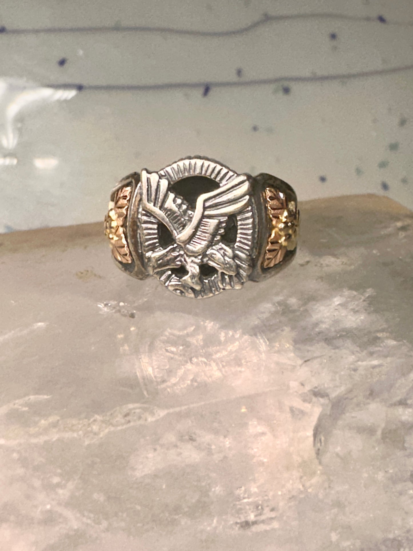 Black Hills Gold ring eagle leaves onyx band Size 10.2 sterling silver women men