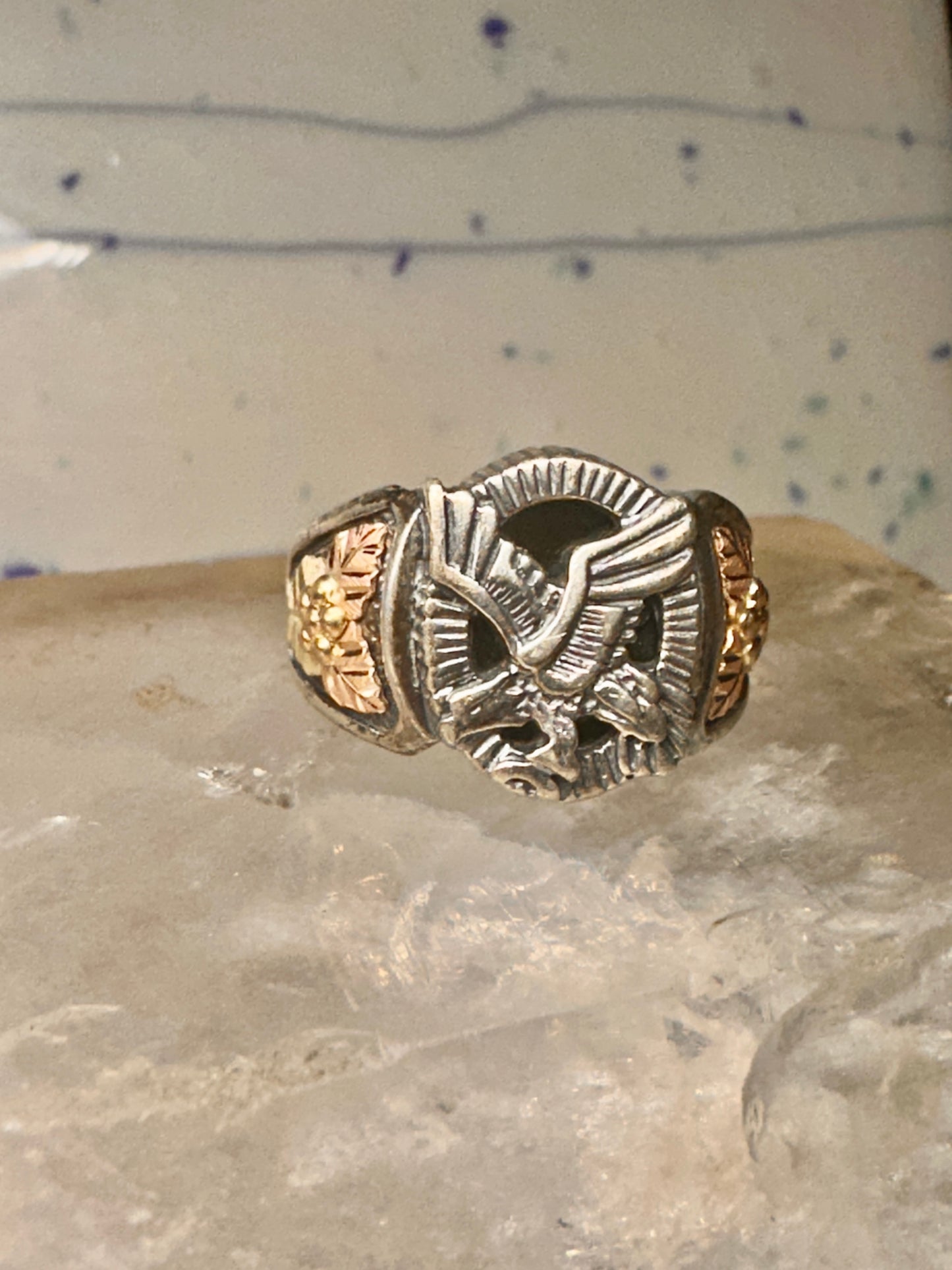 Black Hills Gold ring eagle leaves onyx band Size 10.2 sterling silver women men