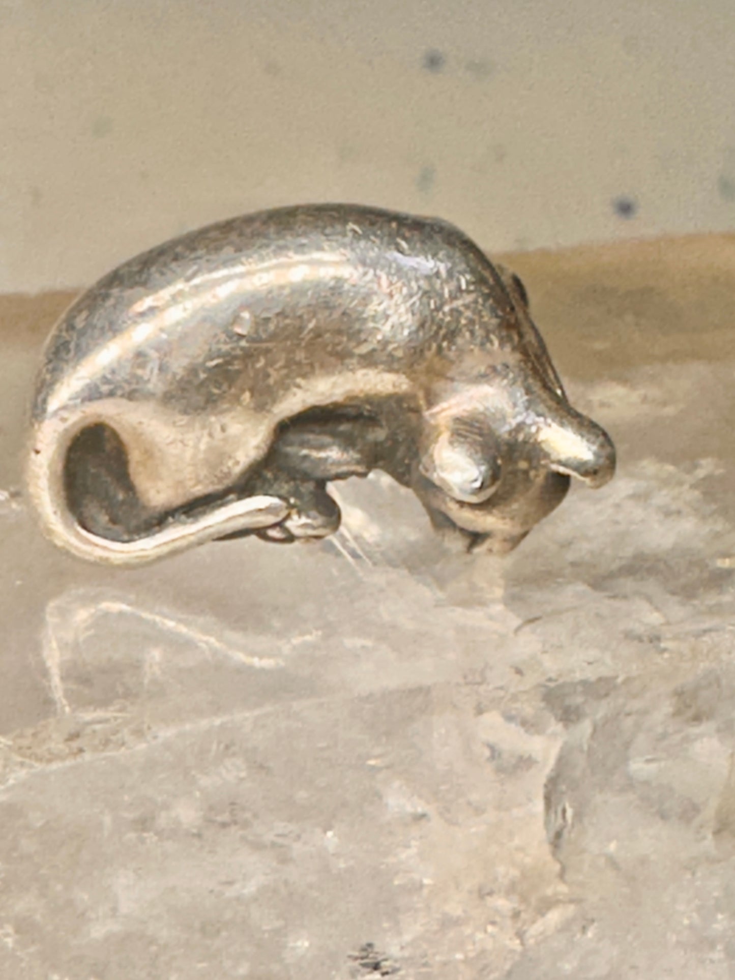 James Yesberger cat ring sleeping kitten band Size 5.75 sterling silver women