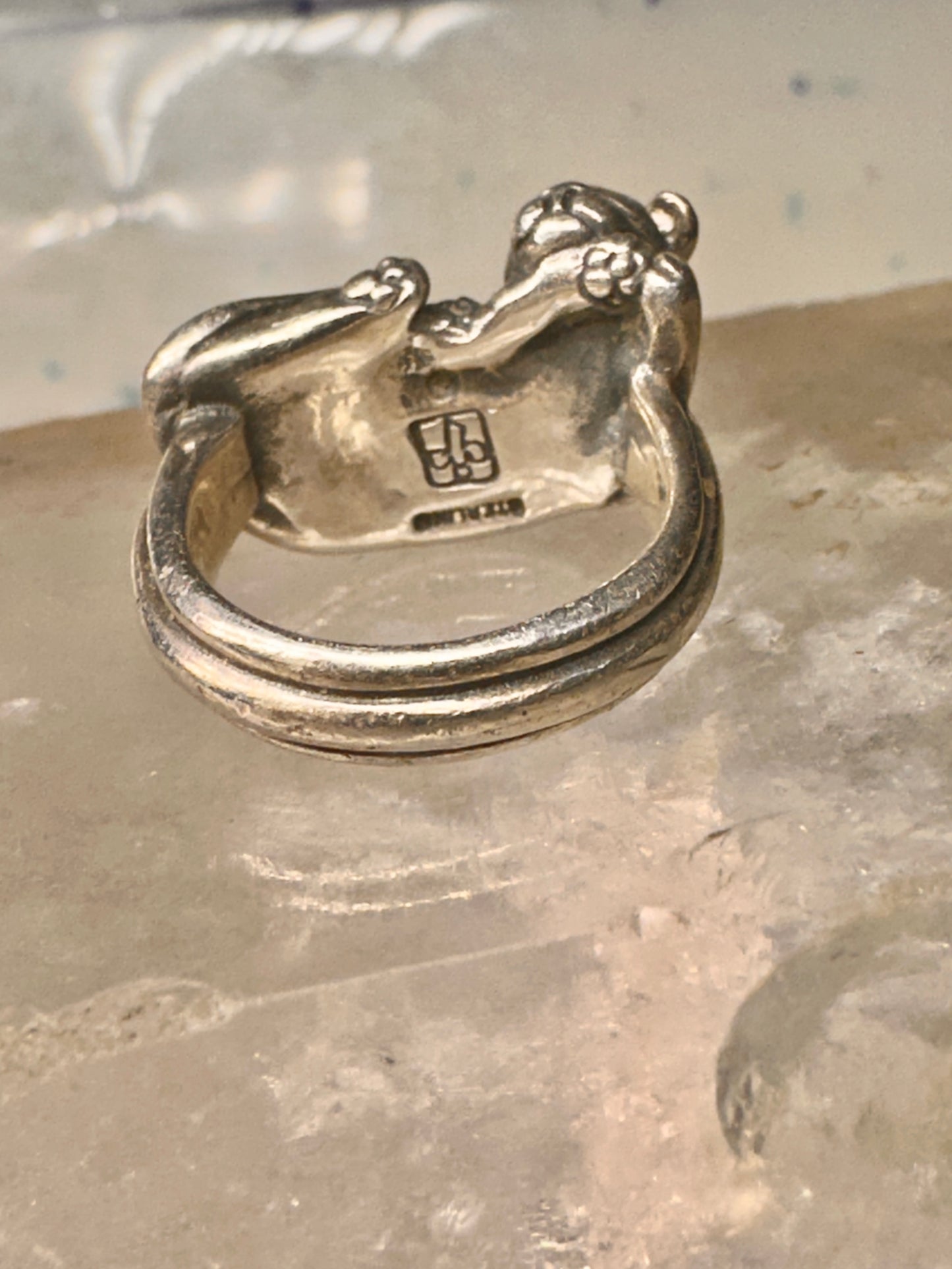 James Yesberger cat ring sleeping kitten band Size 5.75 sterling silver women