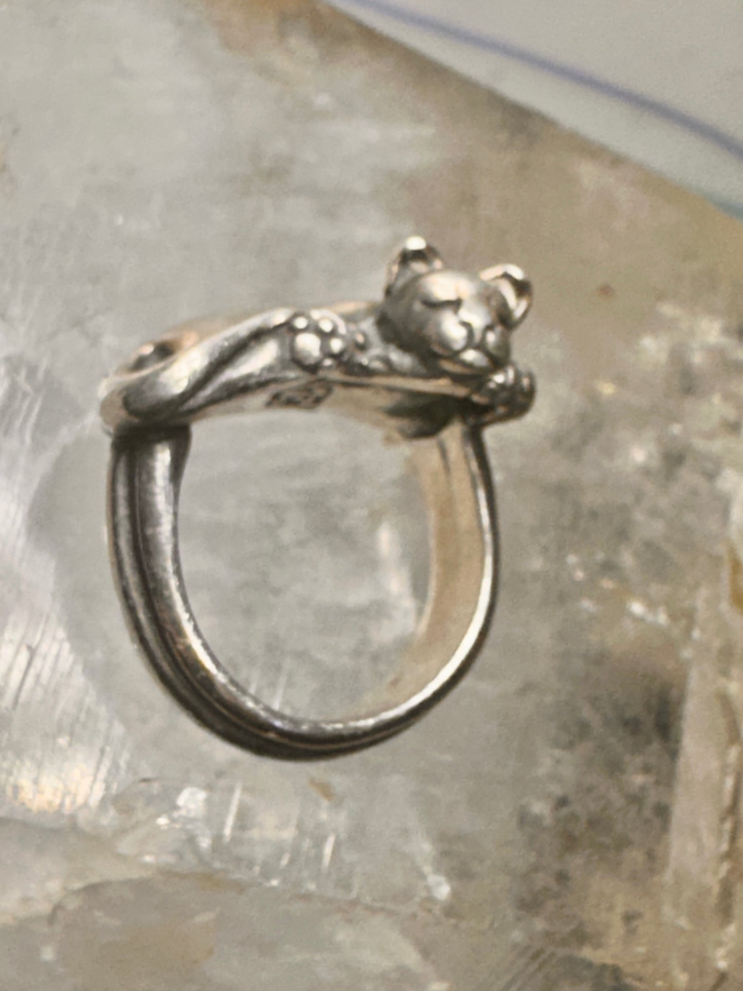 James Yesberger cat ring sleeping kitten band Size 5.75 sterling silver women