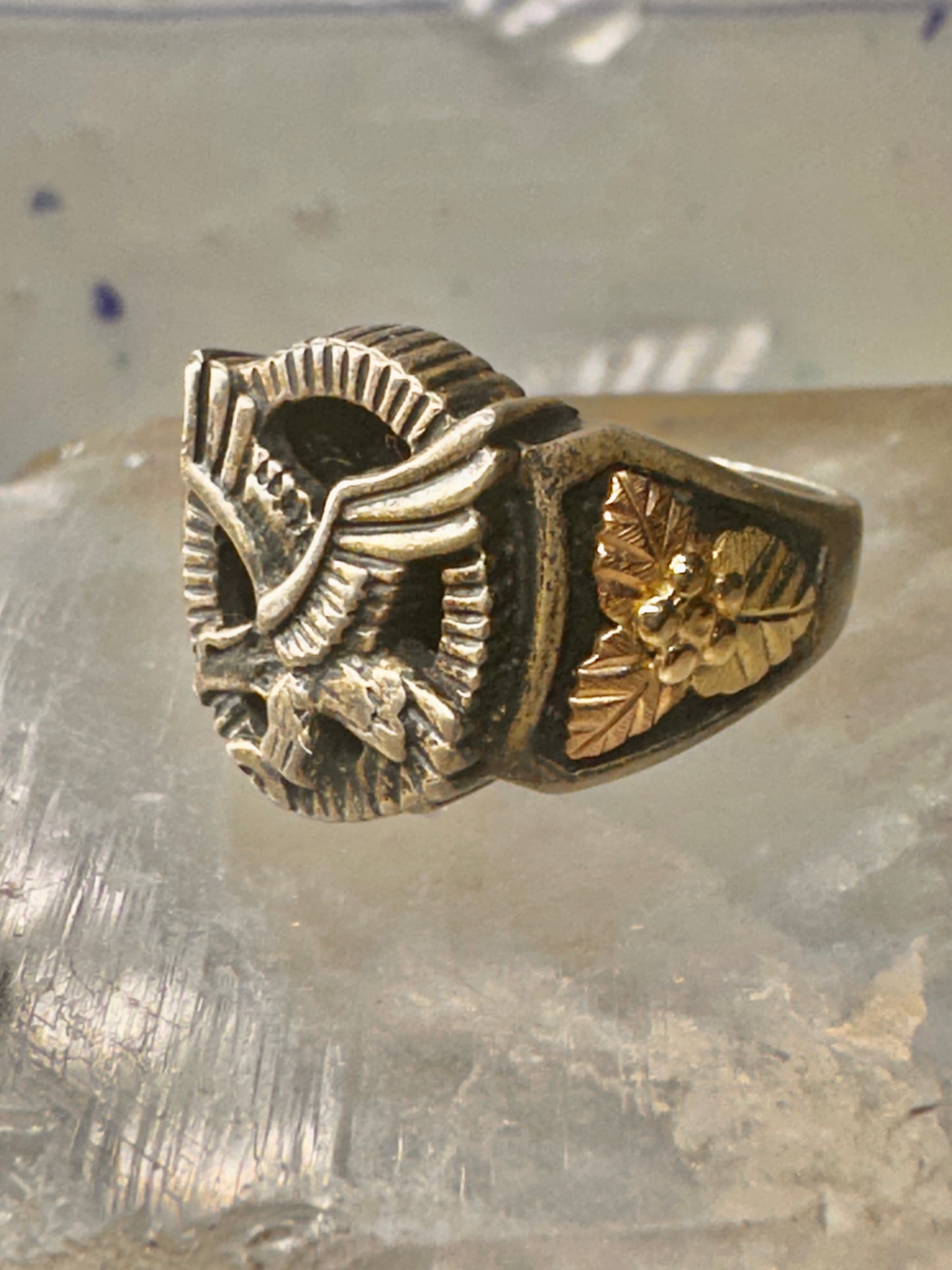 Black Hills Gold ring eagle leaves onyx band Size 10.2 sterling silver women men