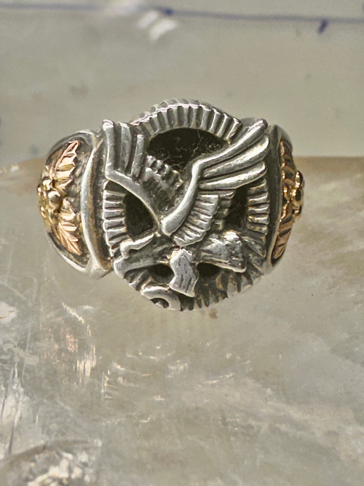 Black Hills Gold ring eagle leaves onyx band Size 10.2 sterling silver women men