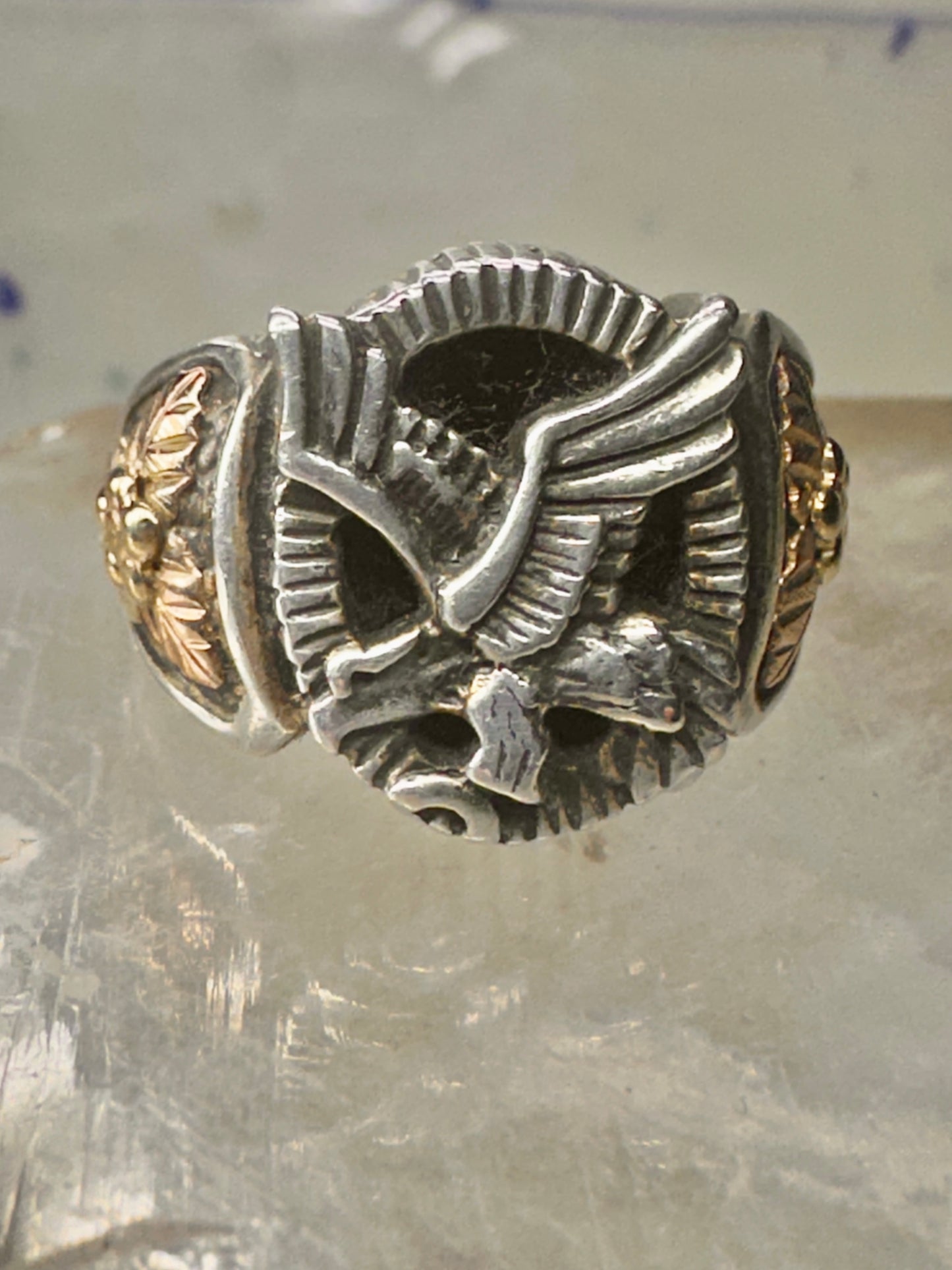 Black Hills Gold ring eagle leaves onyx band Size 10.2 sterling silver women men