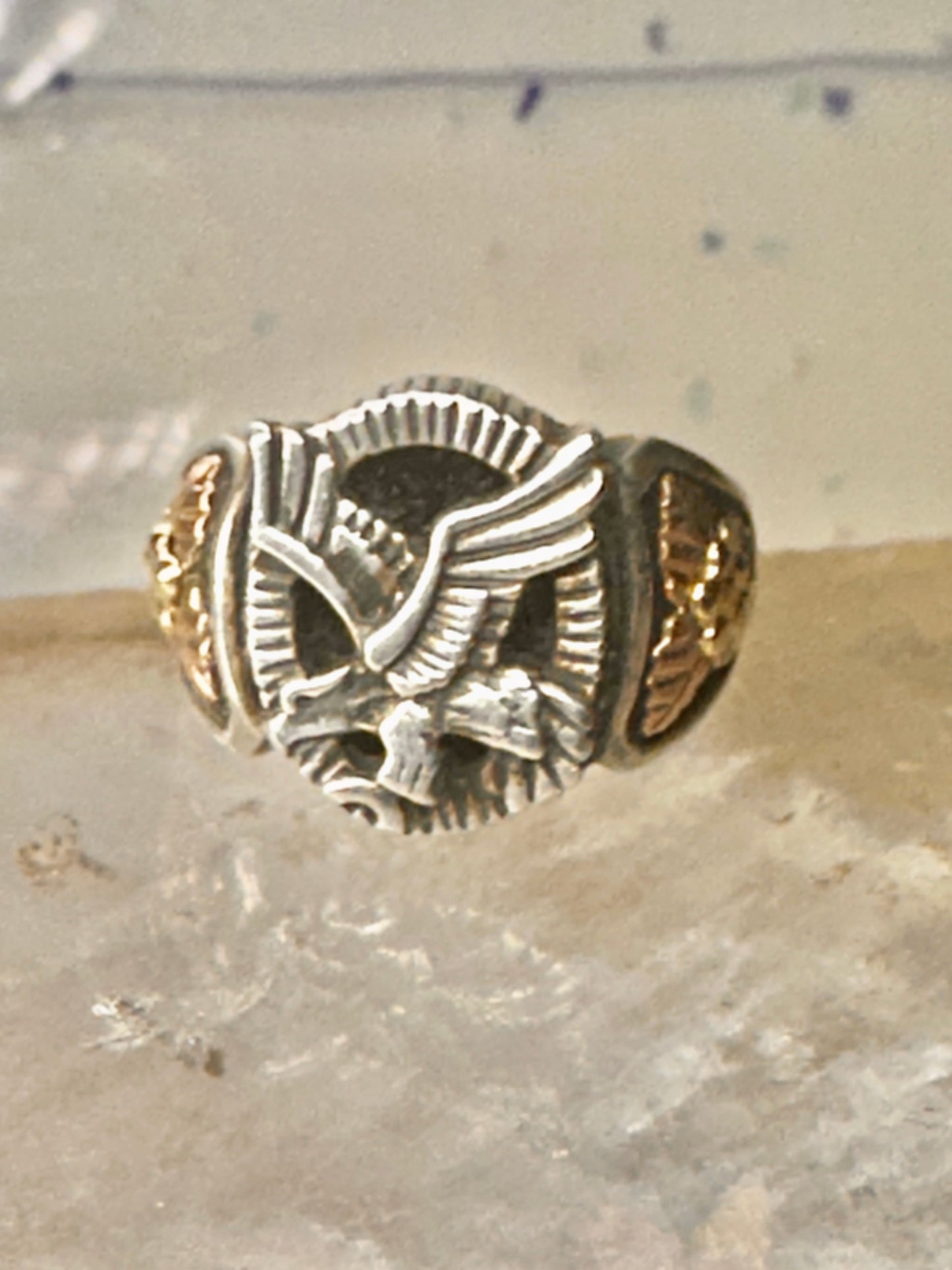 Black Hills Gold ring eagle leaves onyx band Size 10.2 sterling silver women men