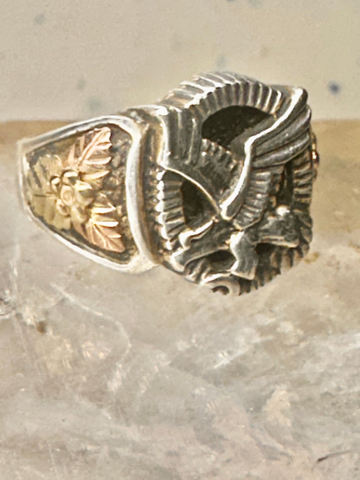 Black Hills Gold ring eagle leaves onyx band Size 10.2 sterling silver women men