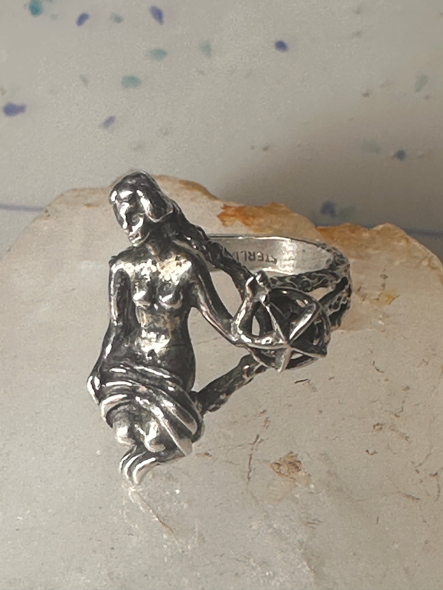 Nude Lady ring figurative lady holding size 6 star band sterling silver women