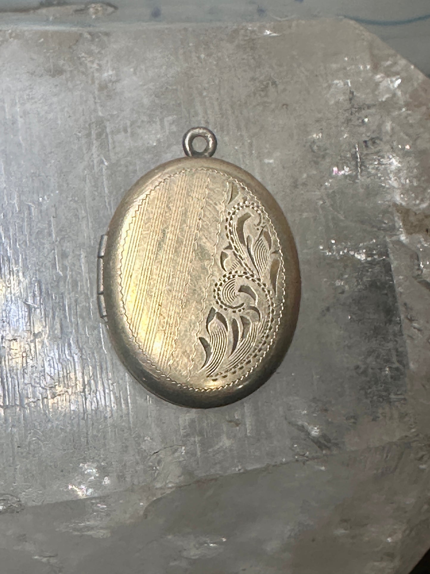 Oval locket photo pendant 1/20 12K gold filled photo women girls