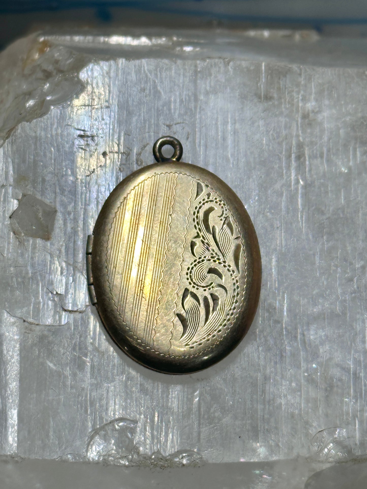 Oval locket photo pendant 1/20 12K gold filled photo women girls