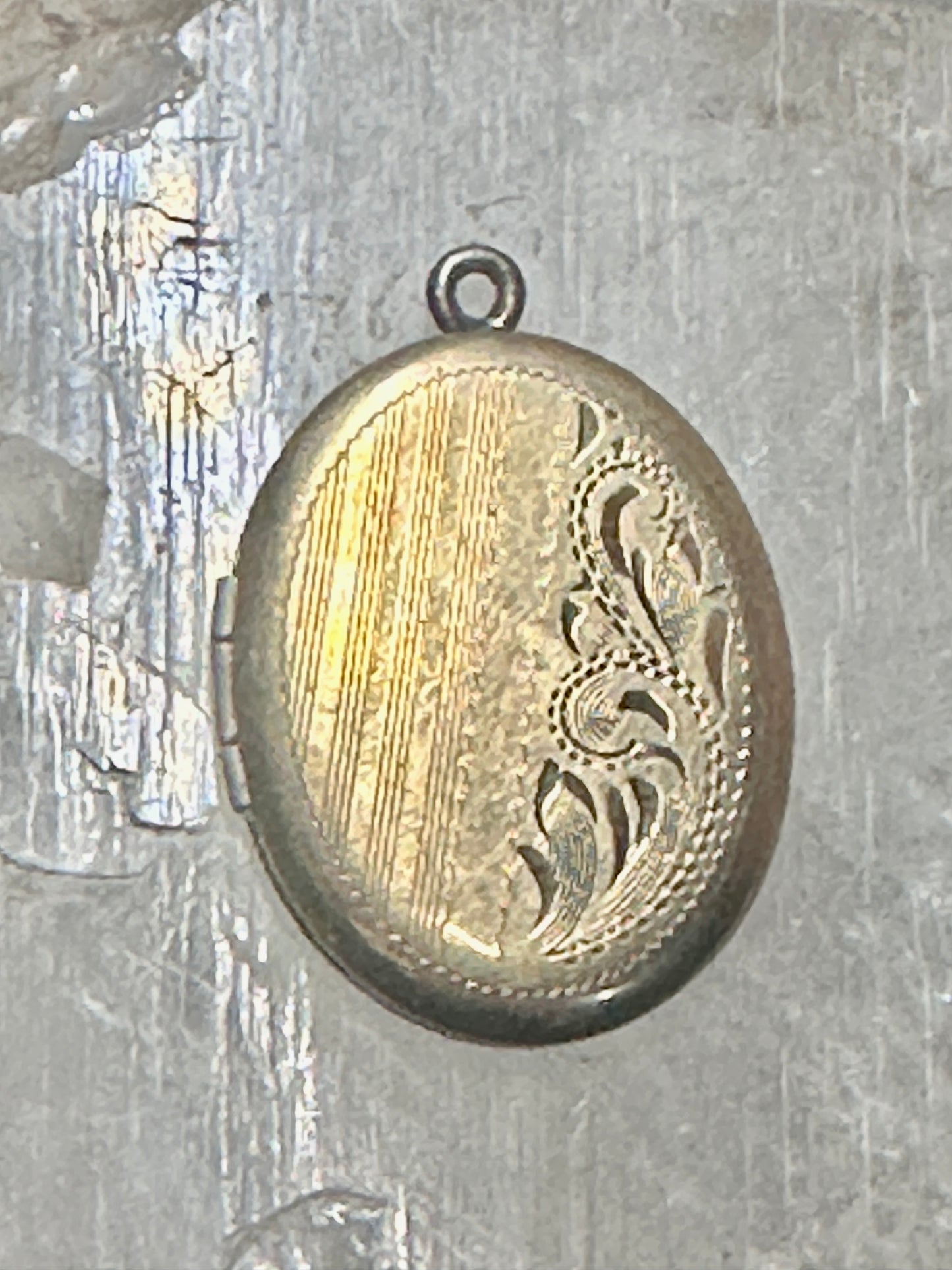 Oval locket photo pendant 1/20 12K gold filled photo women girls