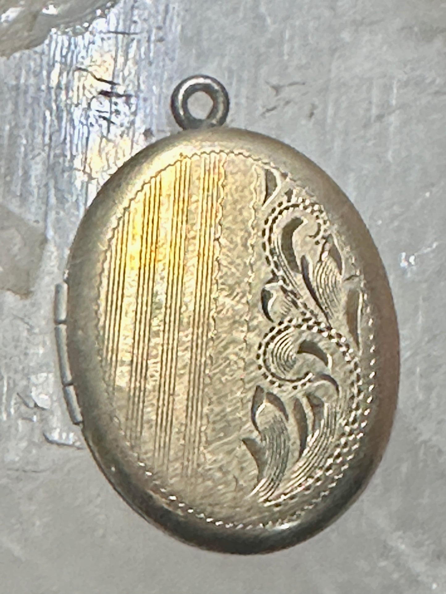 Oval locket photo pendant 1/20 12K gold filled photo women girls