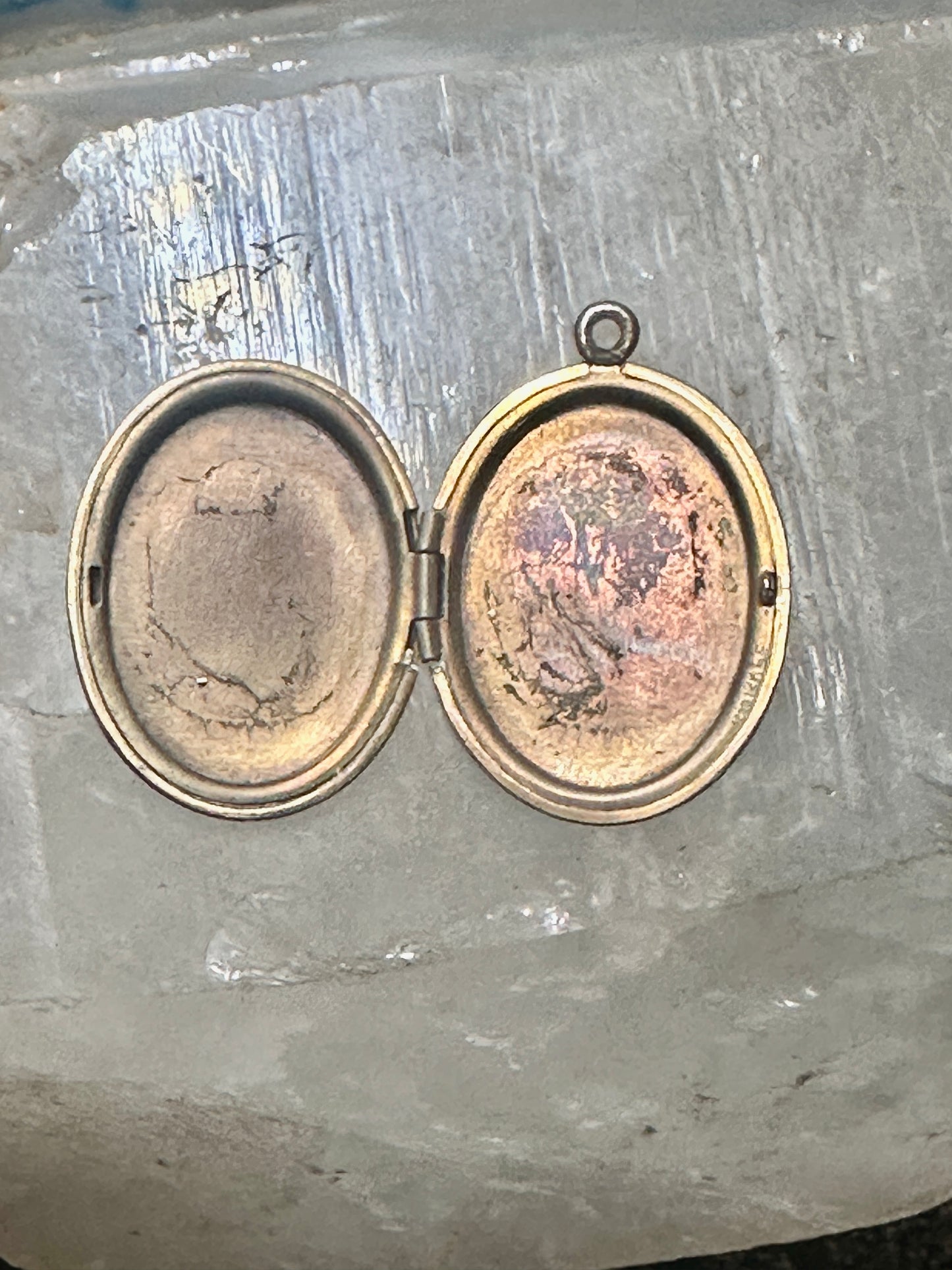 Oval locket photo pendant 1/20 12K gold filled photo women girls