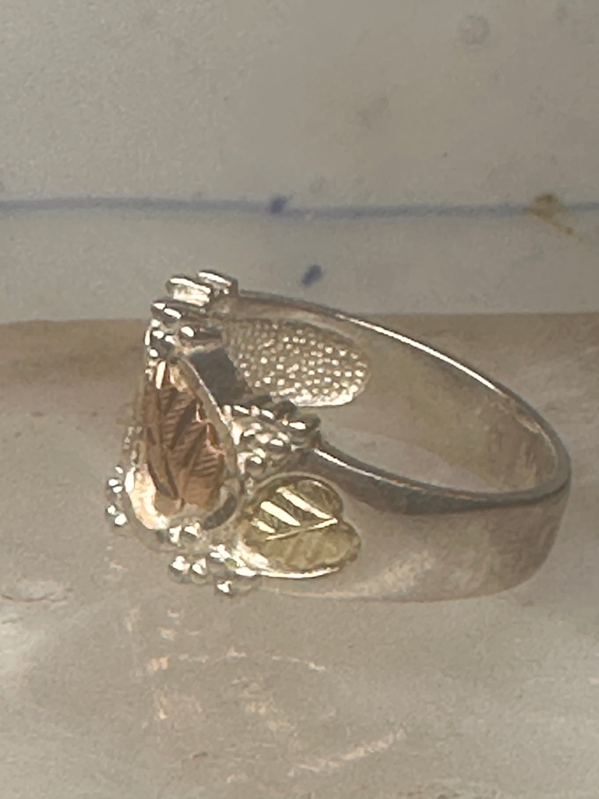 Vintage Black Hills Gold Style Sterling Silver 12K Gold Grape Leaf Ring Size 8.75 925