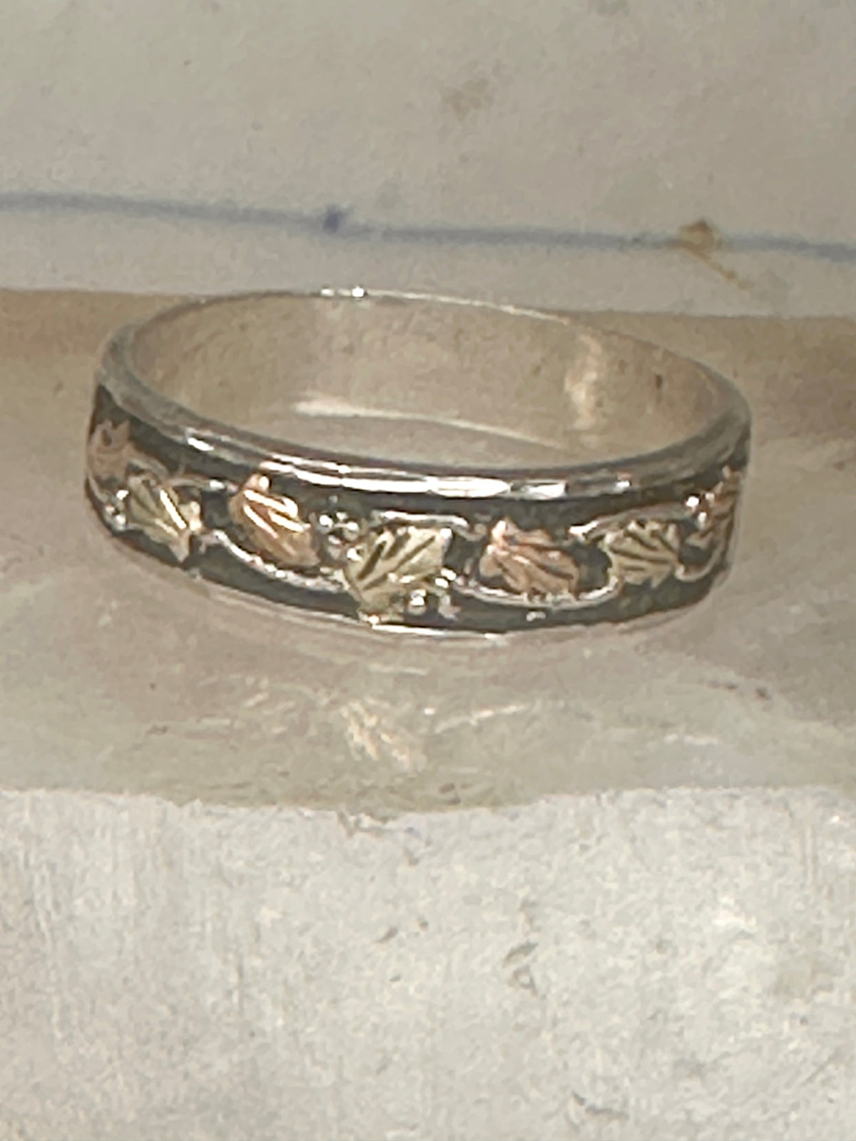 Vintage Black Hills Gold Landstrom Sterling Silver 12K Gold Leaf Band Ring Size 14 925