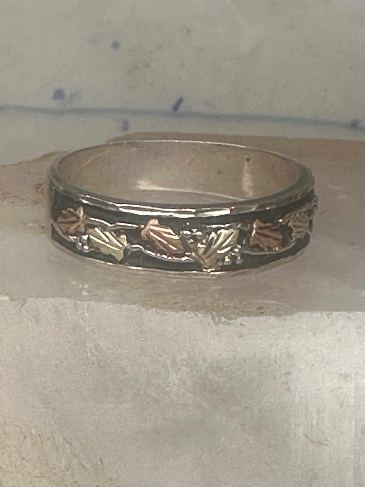 Vintage Black Hills Gold Landstrom Sterling Silver 12K Gold Leaf Band Ring Size 14 925