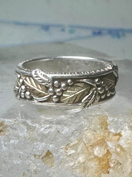 Vintage Black Hills Gold ring wedding band floral leaves size 5.75 sterling silver women