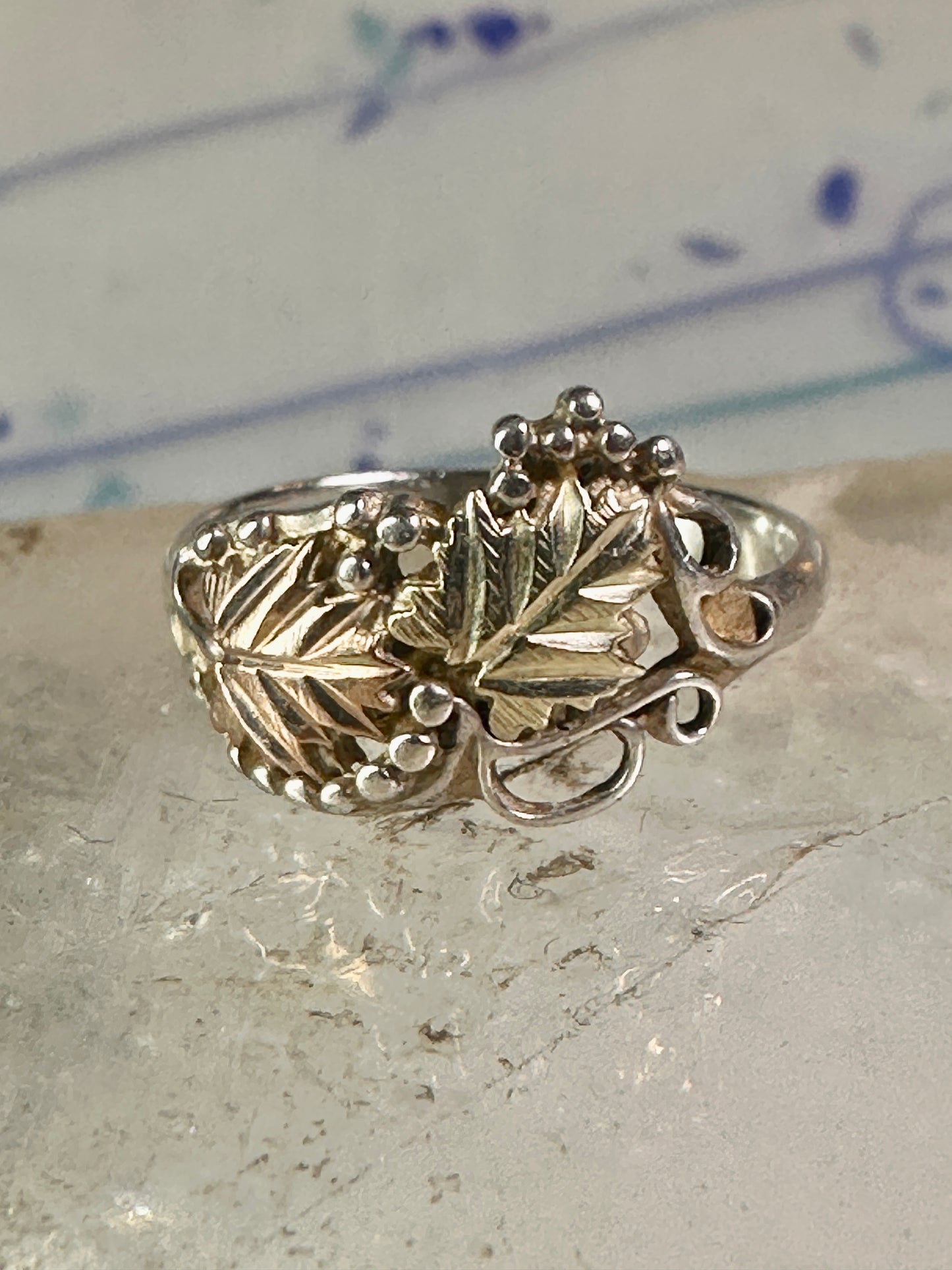 Black Hills Gold ring leaves wedding band size 6.5 sterling silver women