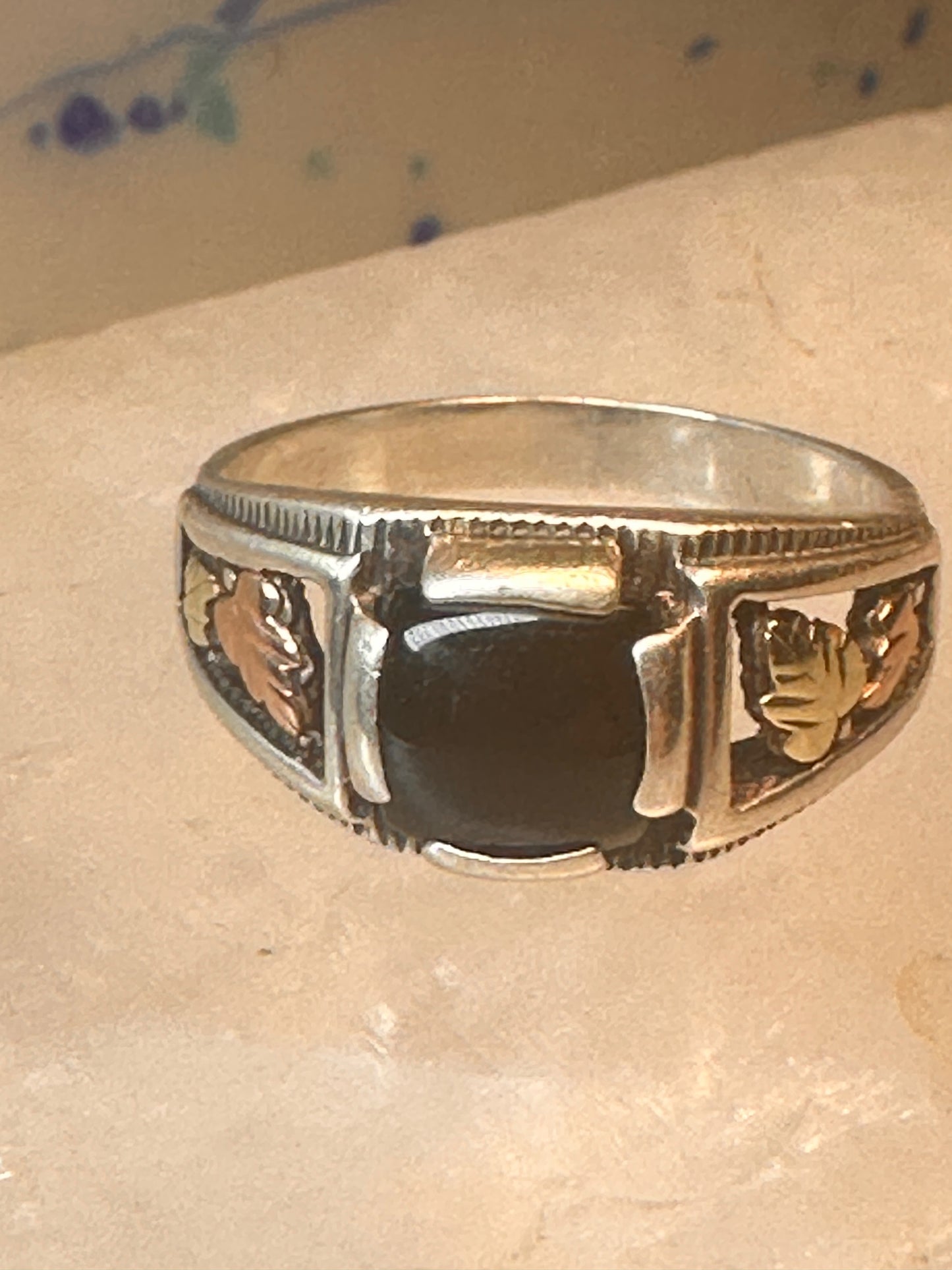 Black Hills Gold ring size 9.25 onyx leaves band women men