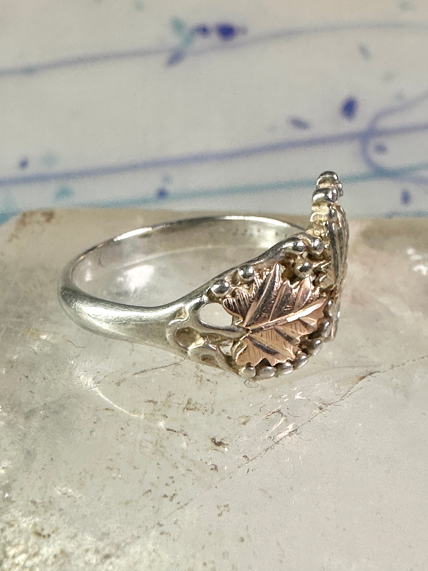 Black Hills Gold ring leaves wedding band size 6.5 sterling silver women