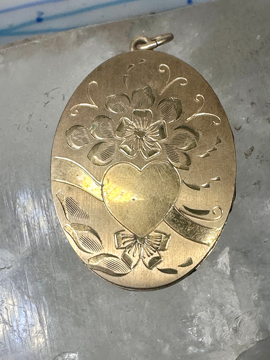 Large Oval Photo Locket Valentine with Heart and Floral Design