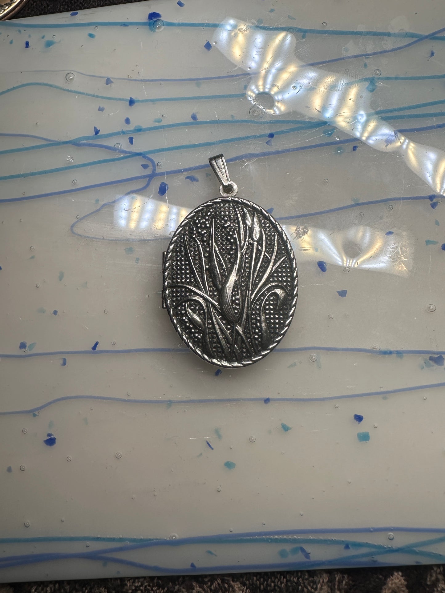 Vintage Large Marshes Floral Photo Locket Pendant