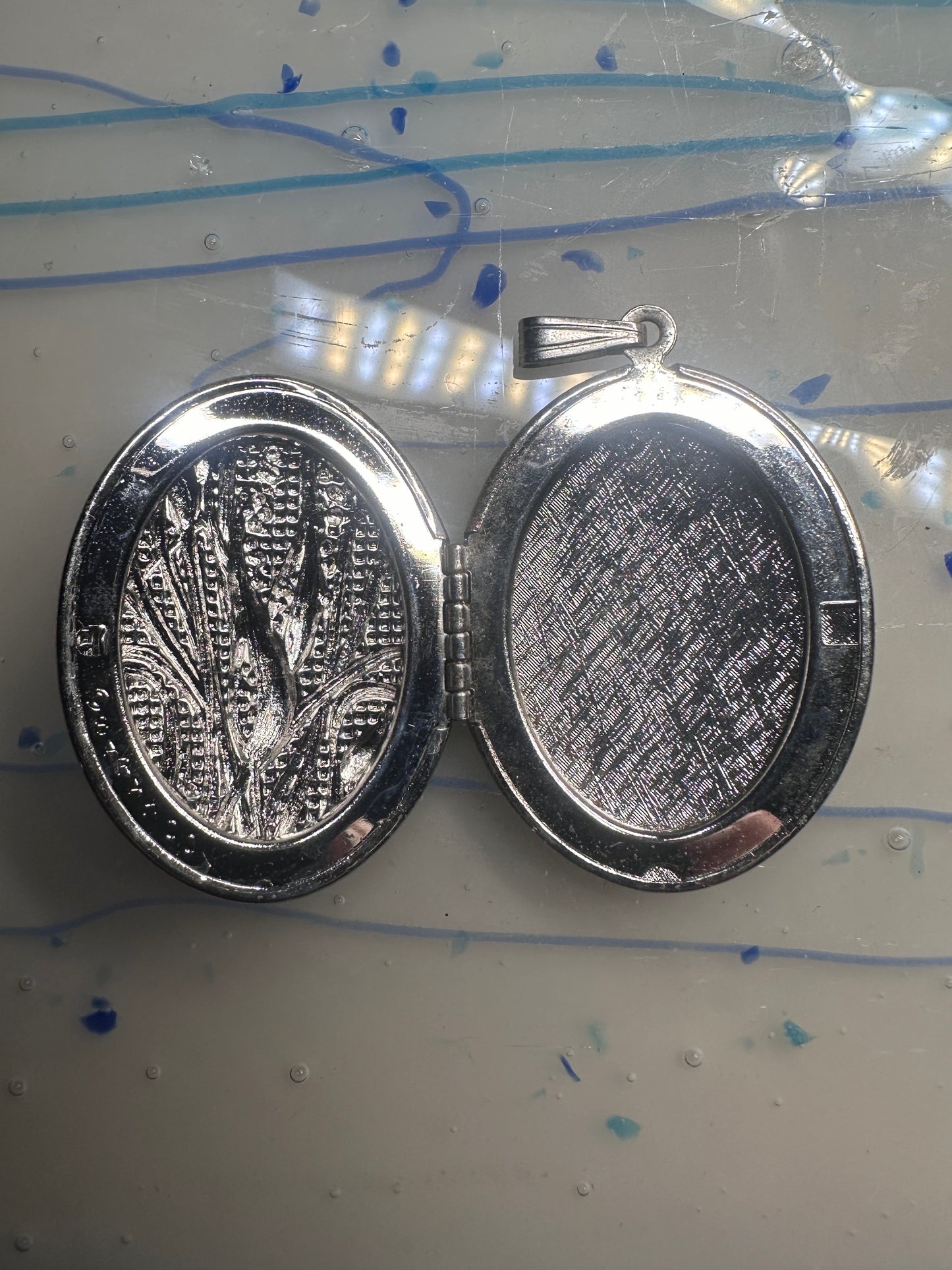 Vintage Large Marshes Floral Photo Locket Pendant