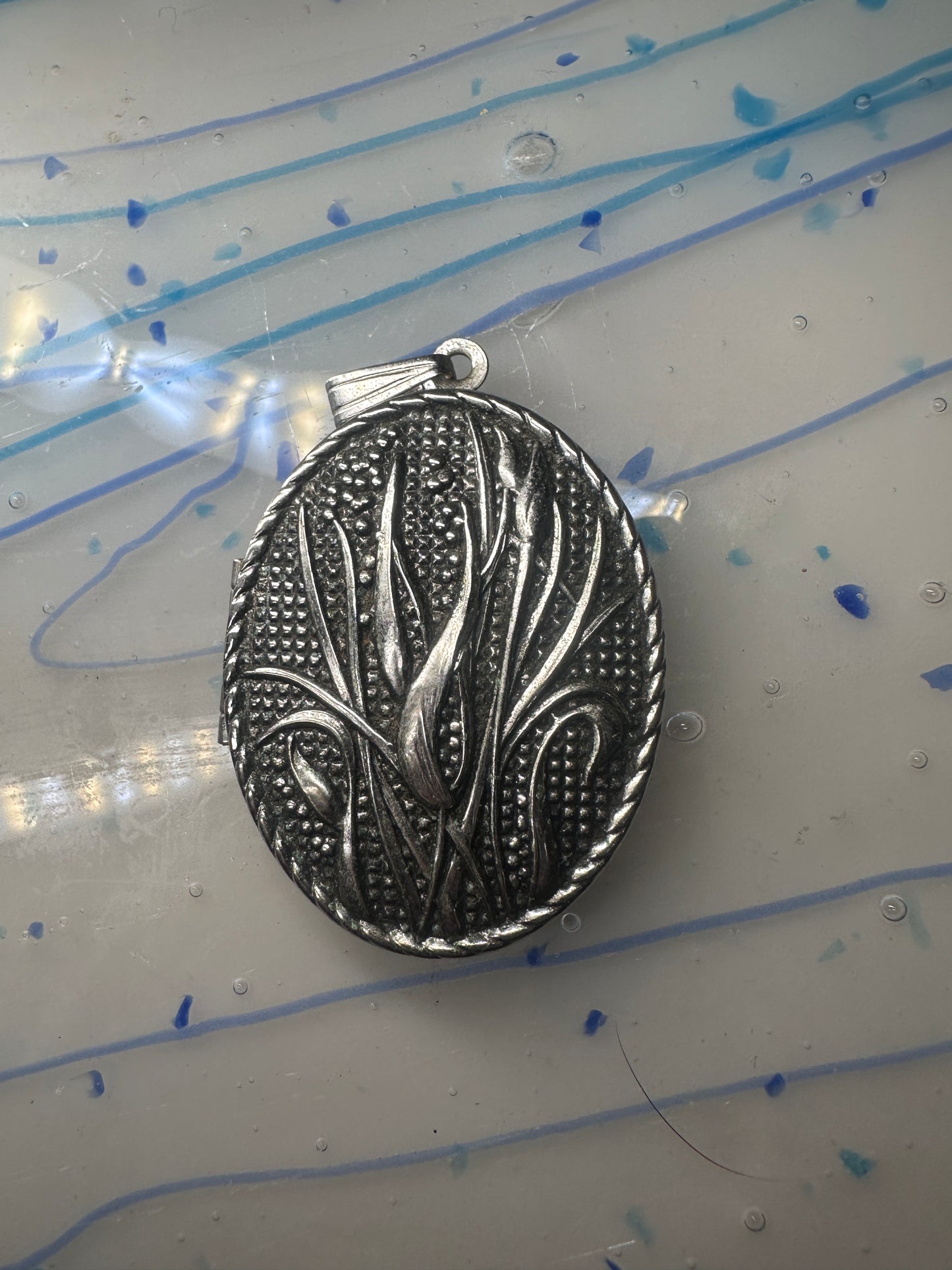 Vintage Large Marshes Floral Photo Locket Pendant