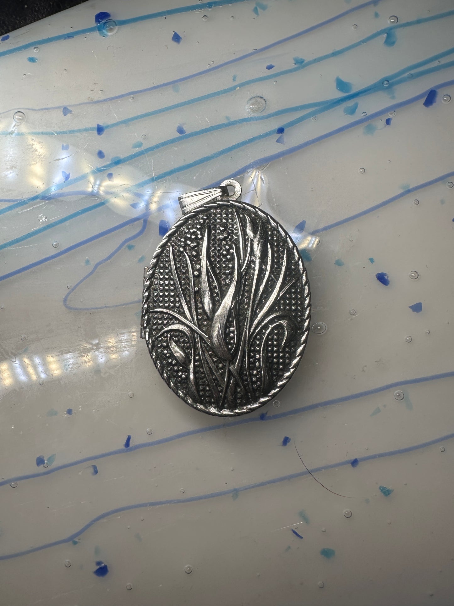 Vintage Large Marshes Floral Photo Locket Pendant