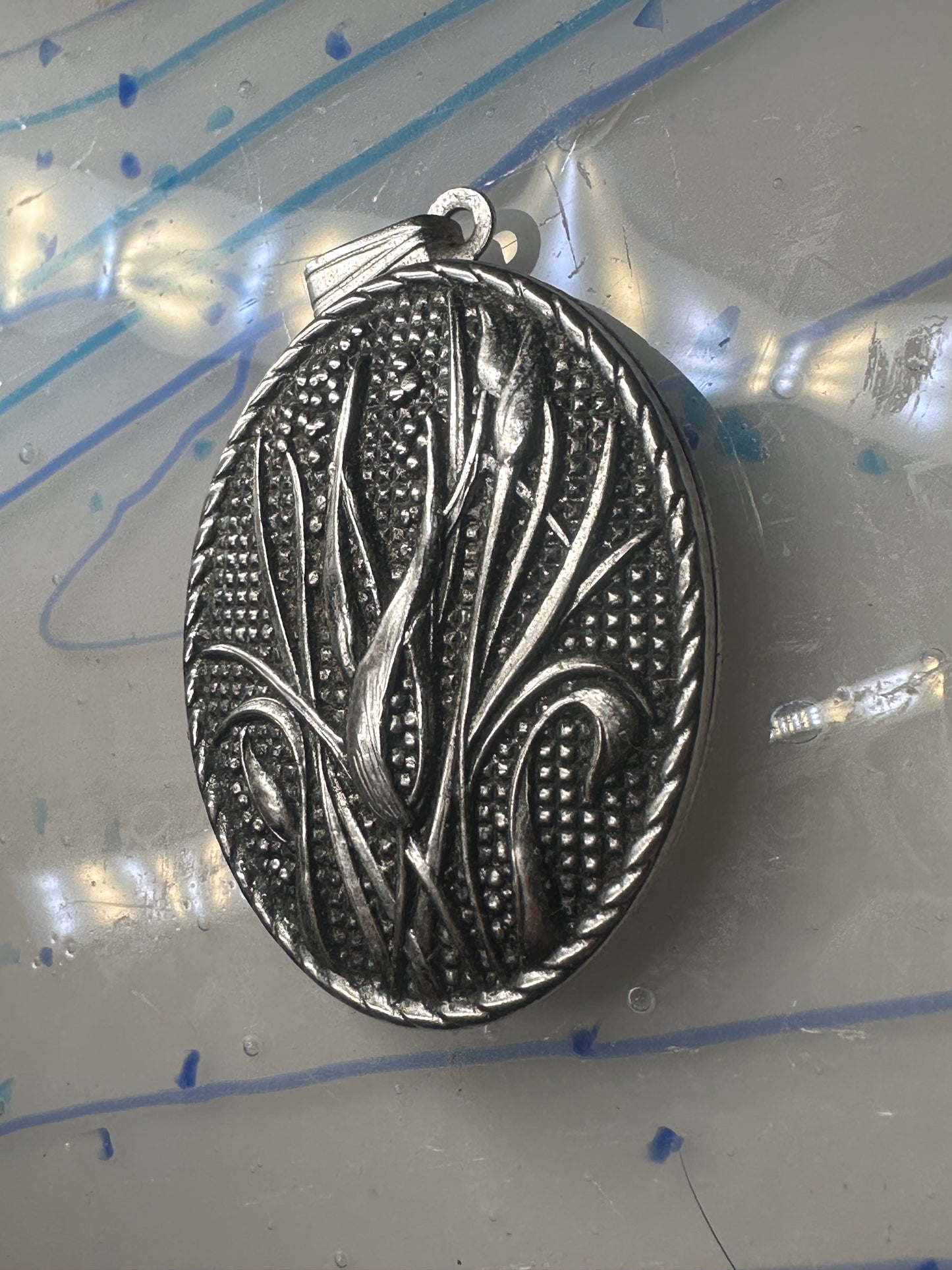 Vintage Large Marshes Floral Photo Locket Pendant