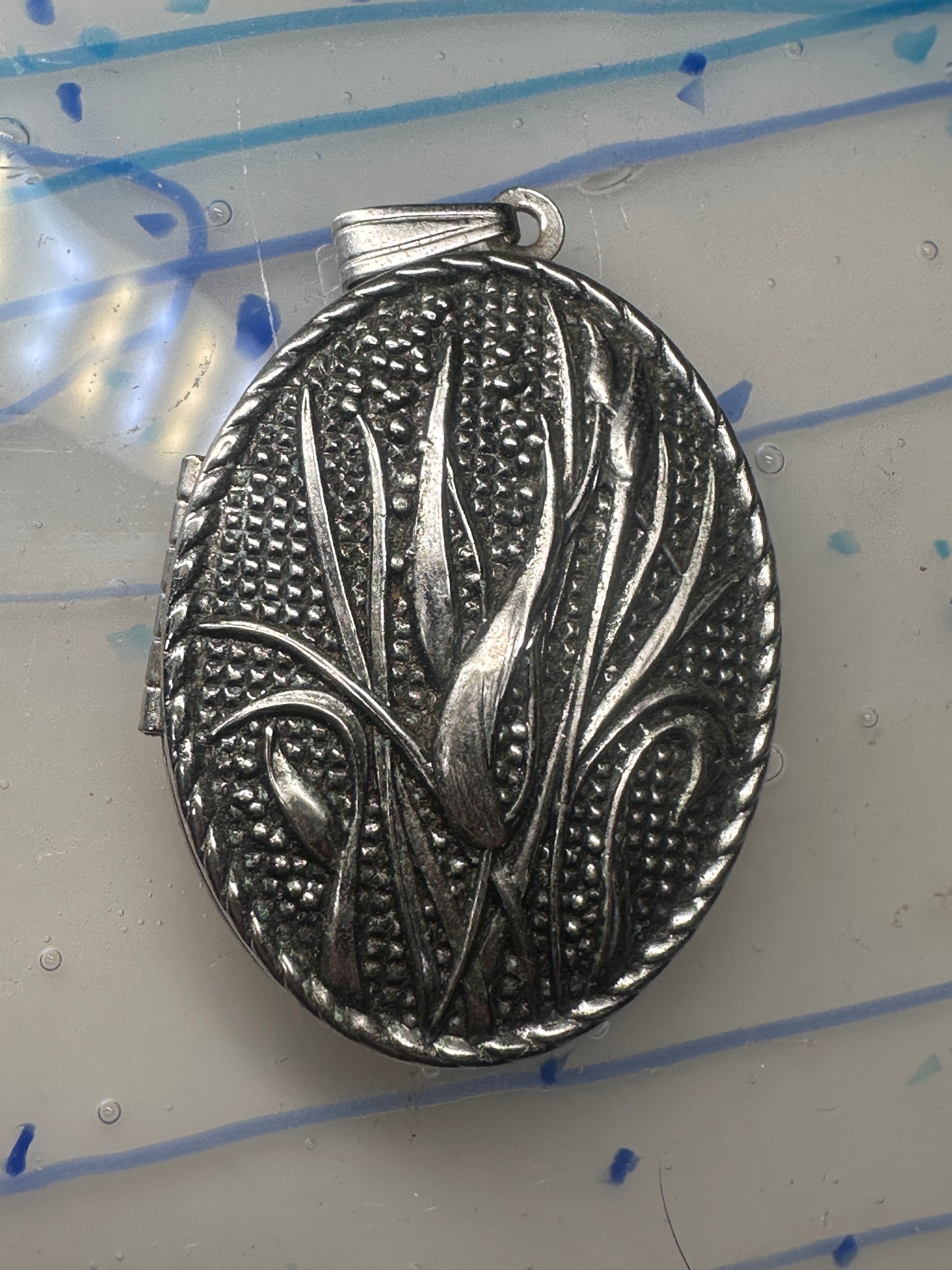 Vintage Large Marshes Floral Photo Locket Pendant