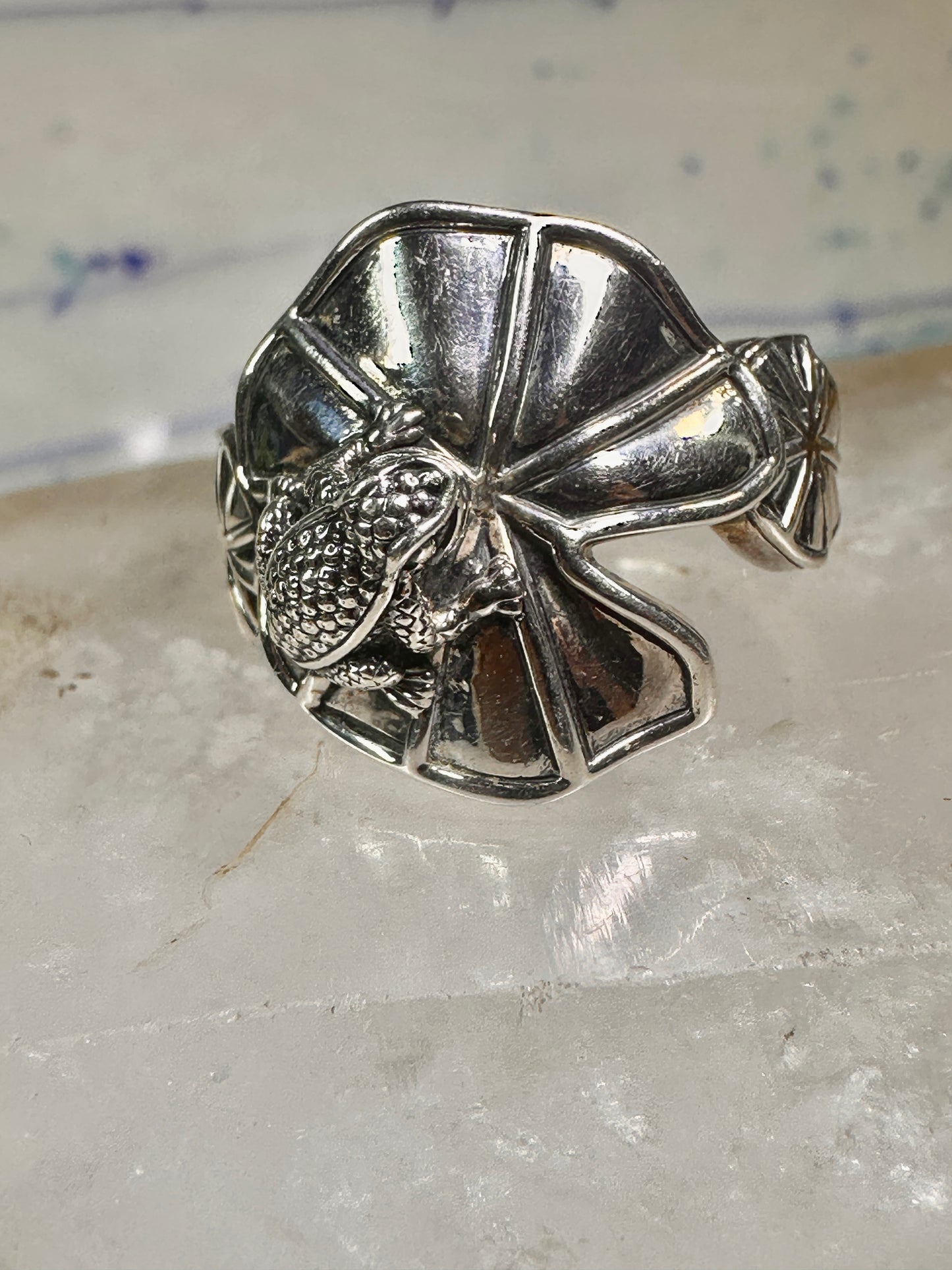 Frog ring on lily pad a Kieselstein RC Studio size 9 sterling silver