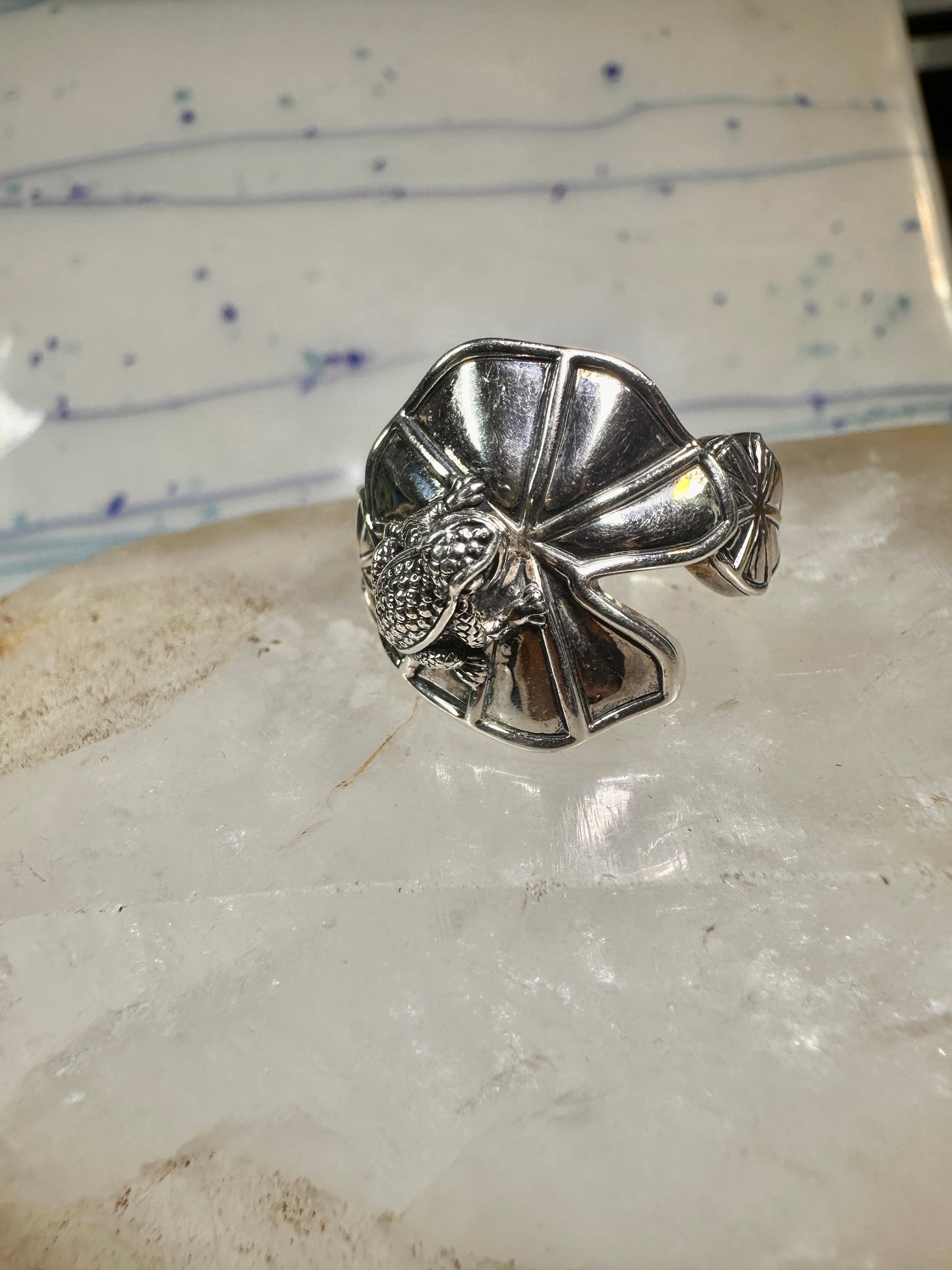 Frog ring on lily pad a Kieselstein RC Studio size 9 sterling silver