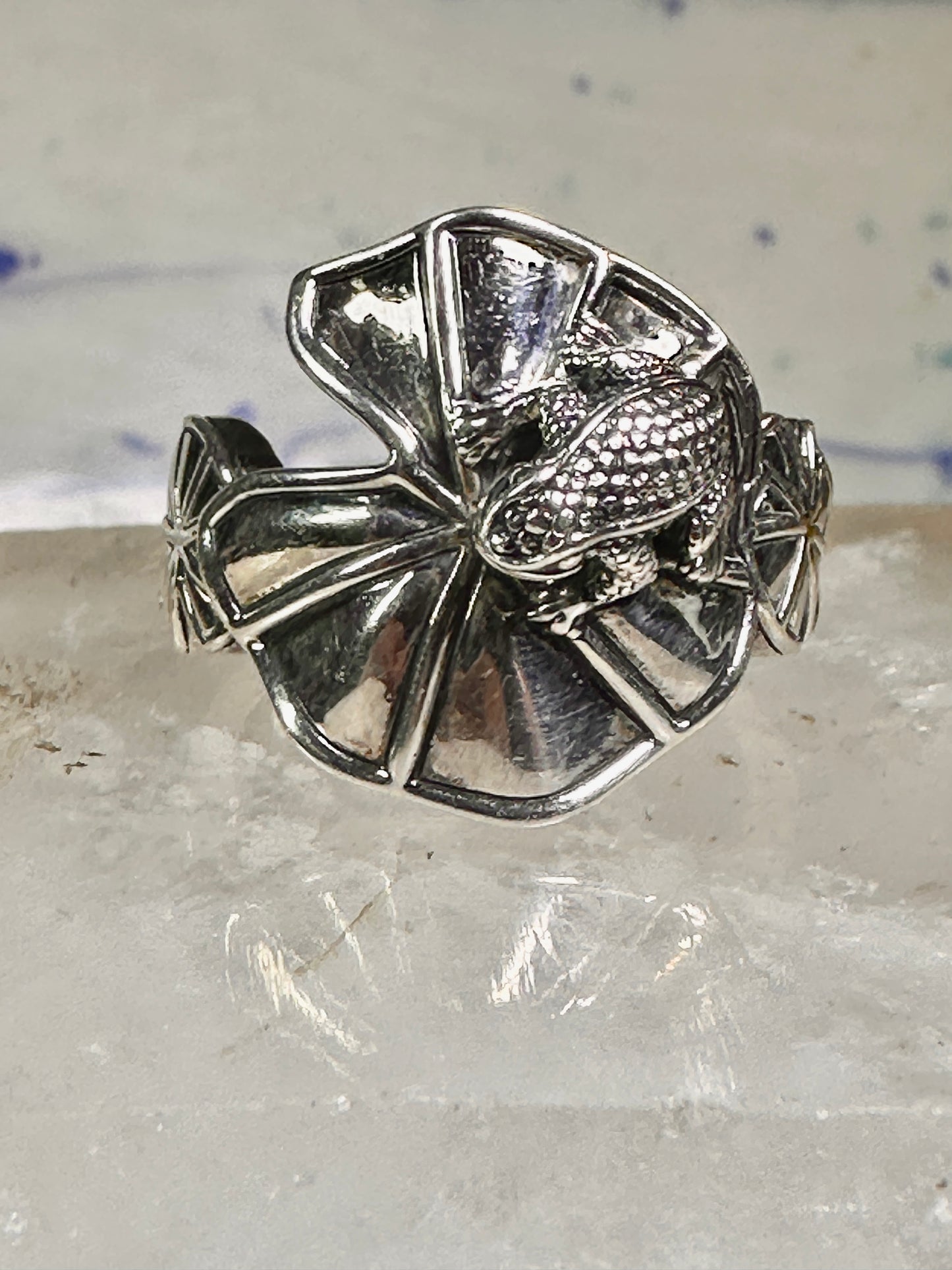 Frog ring on lily pad a Kieselstein RC Studio size 9 sterling silver