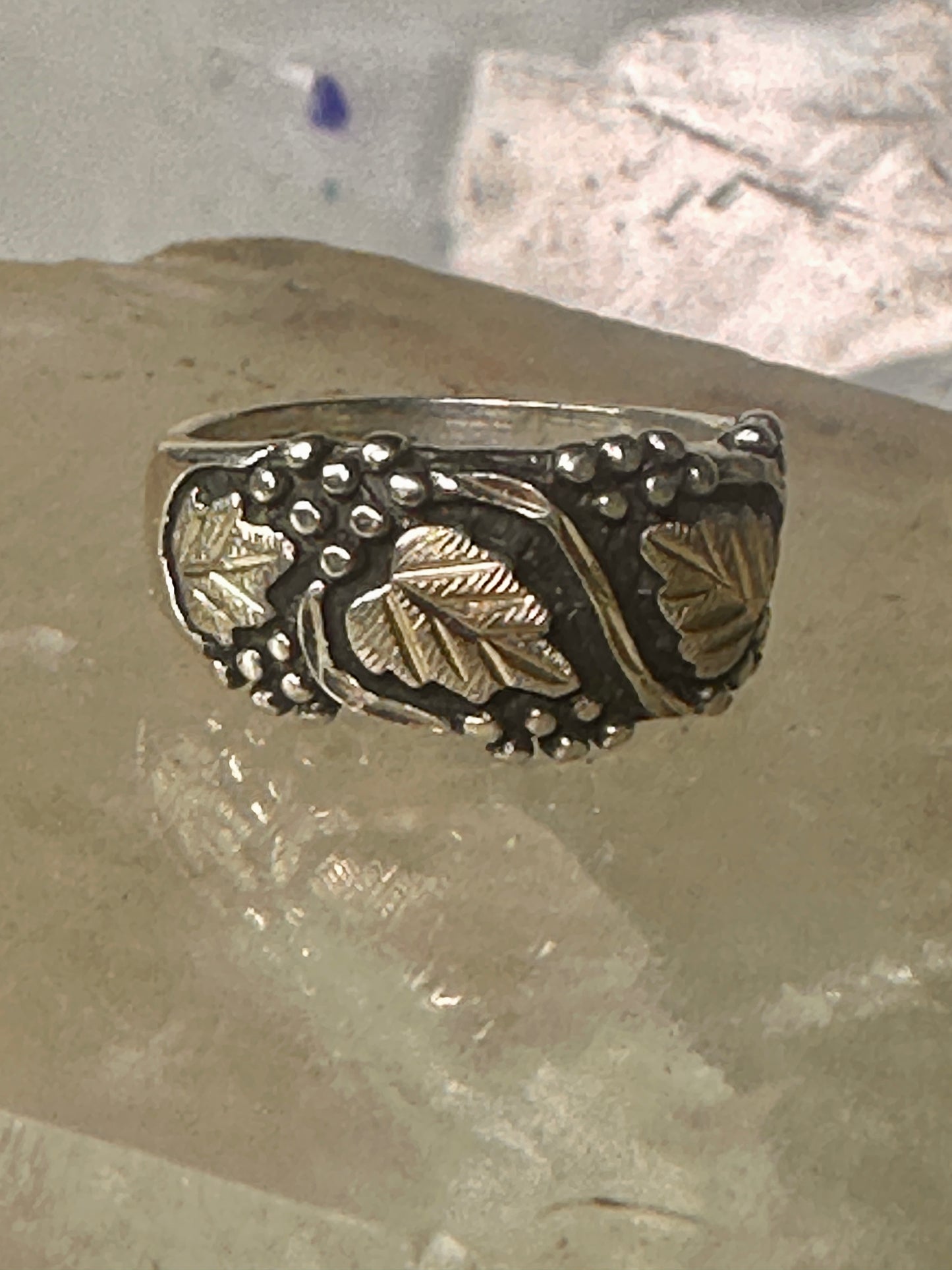 Black Hills Gold ring leaves wedding band size 5 sterling silver women