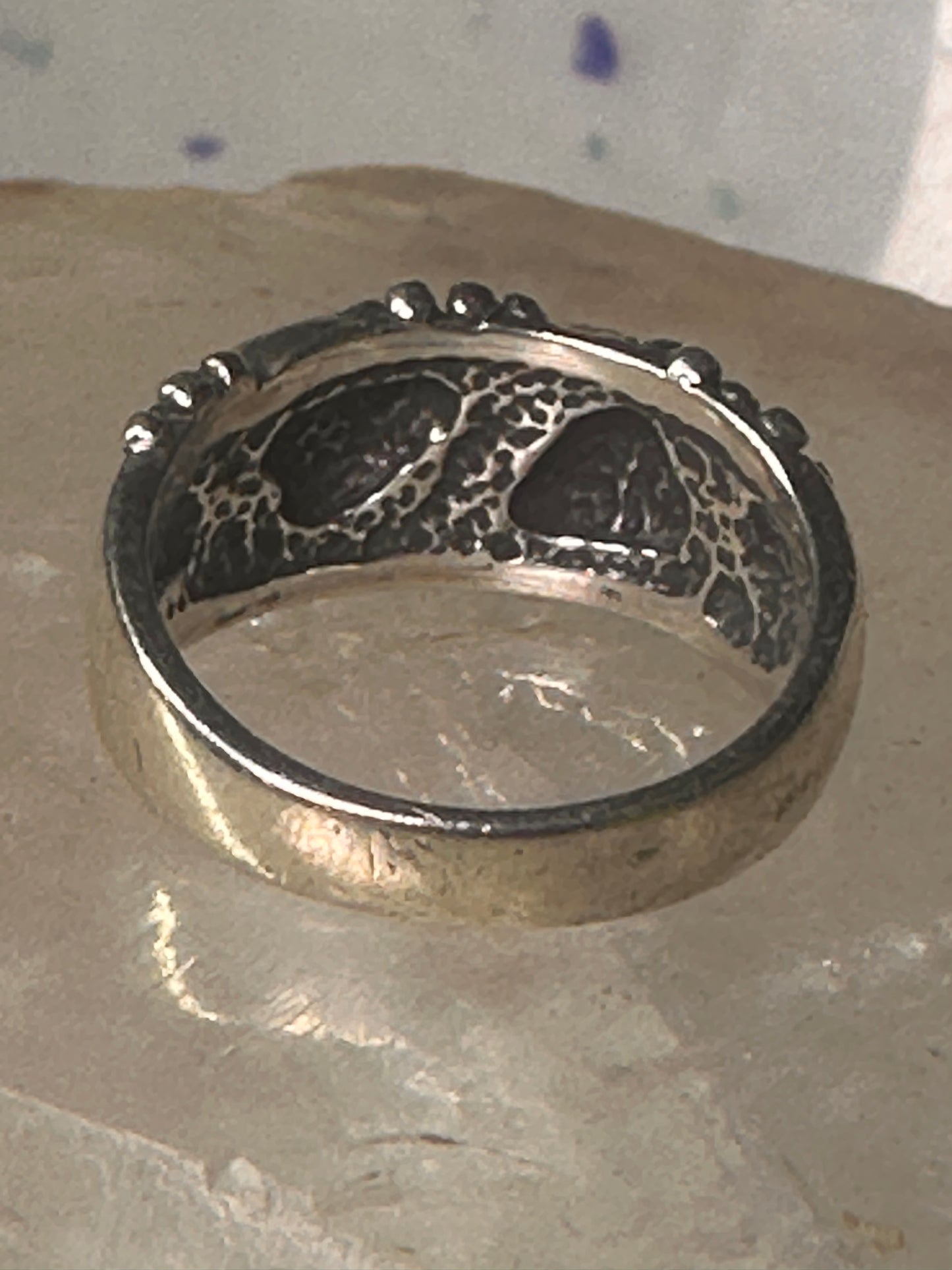 Black Hills Gold ring leaves wedding band size 5 sterling silver women