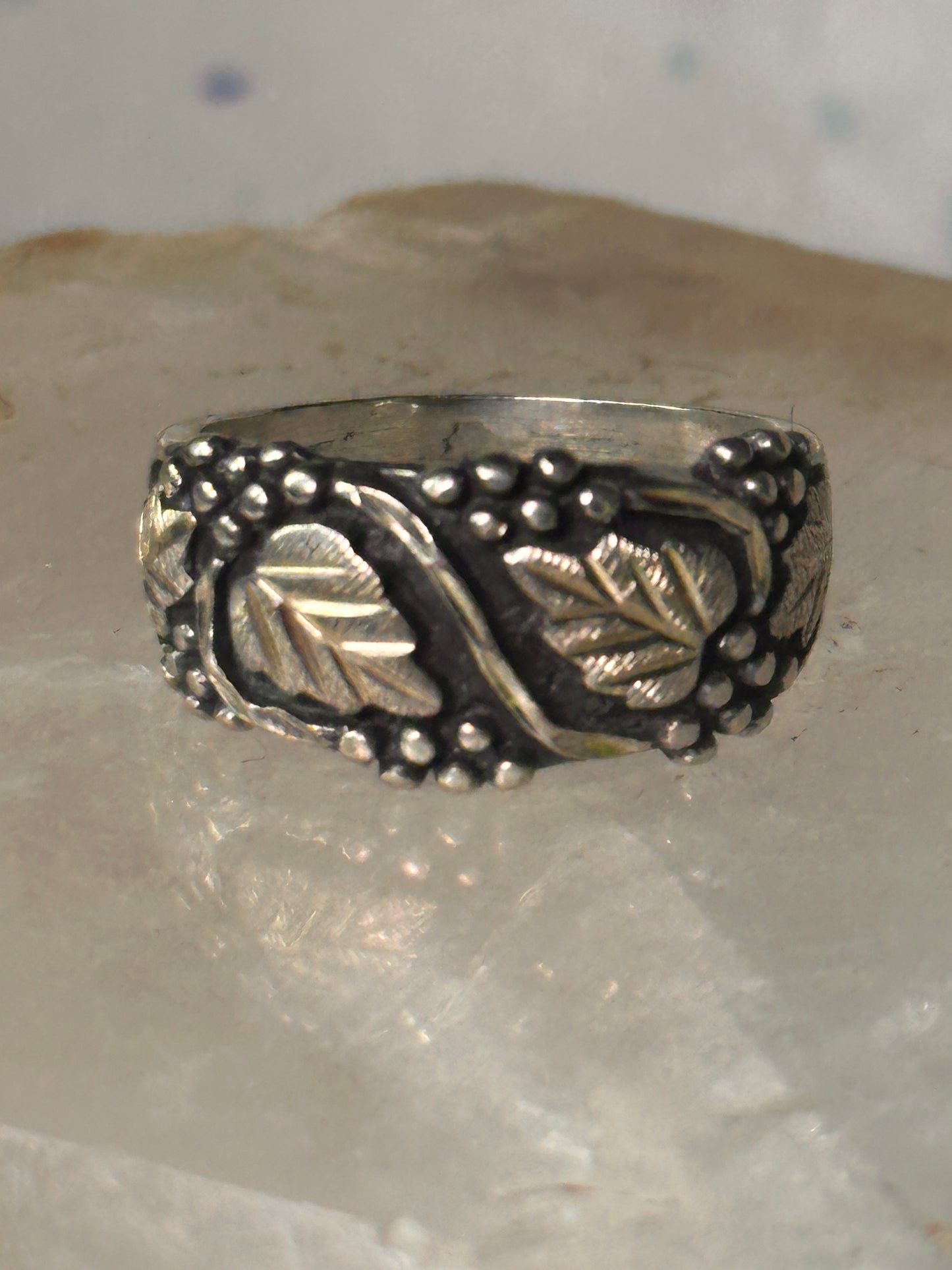 Black Hills Gold ring leaves wedding band size 5 sterling silver women