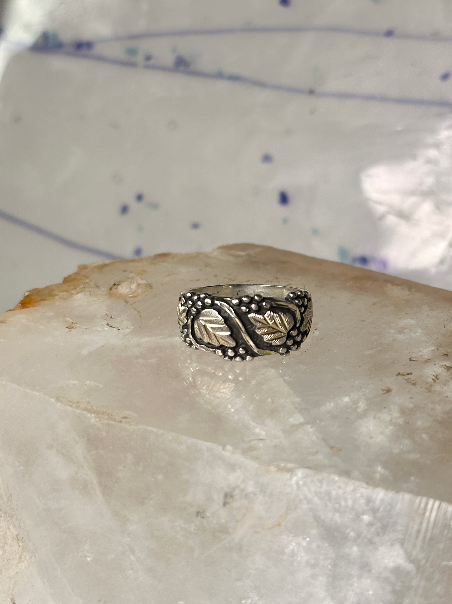 Black Hills Gold ring leaves wedding band size 5 sterling silver women