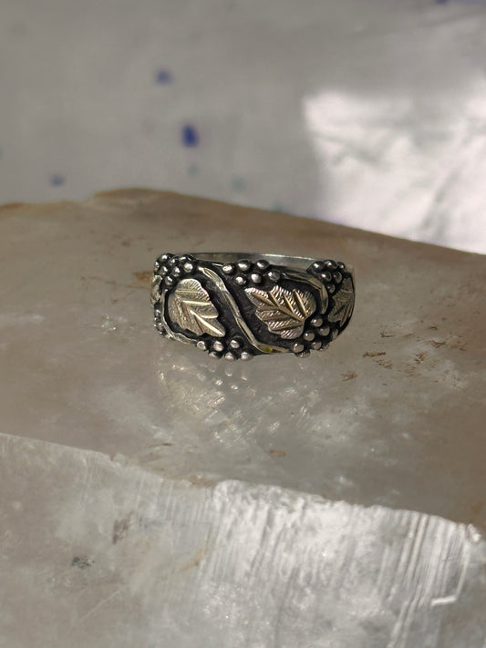 Black Hills Gold ring leaves wedding band size 5 sterling silver women
