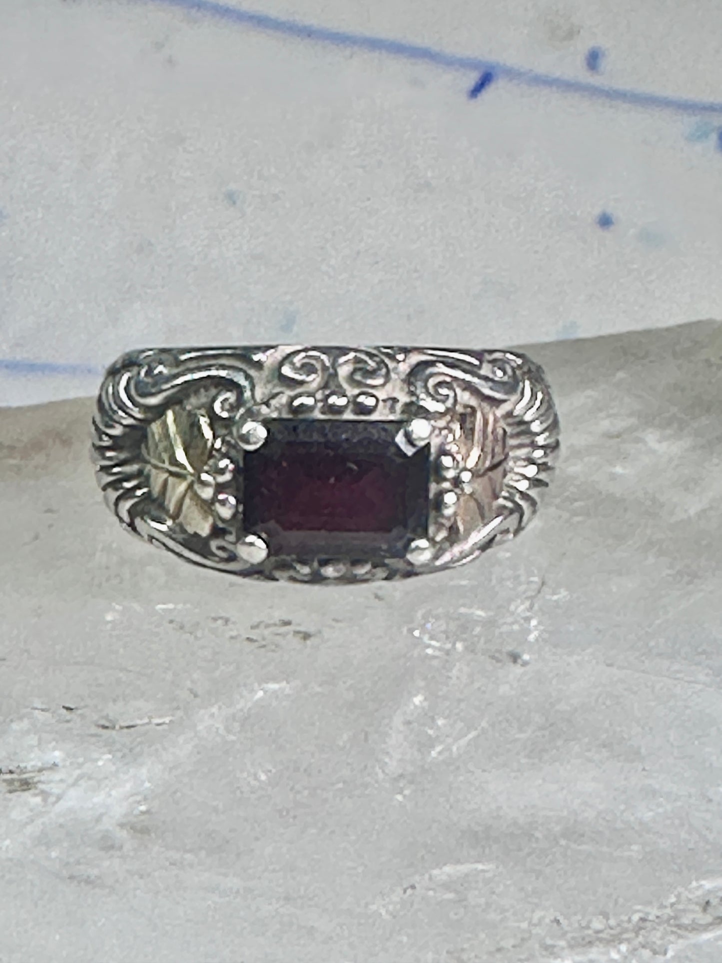 Black Hills Gold ring wedding band garnet leaves size_5.5 sterling silver women