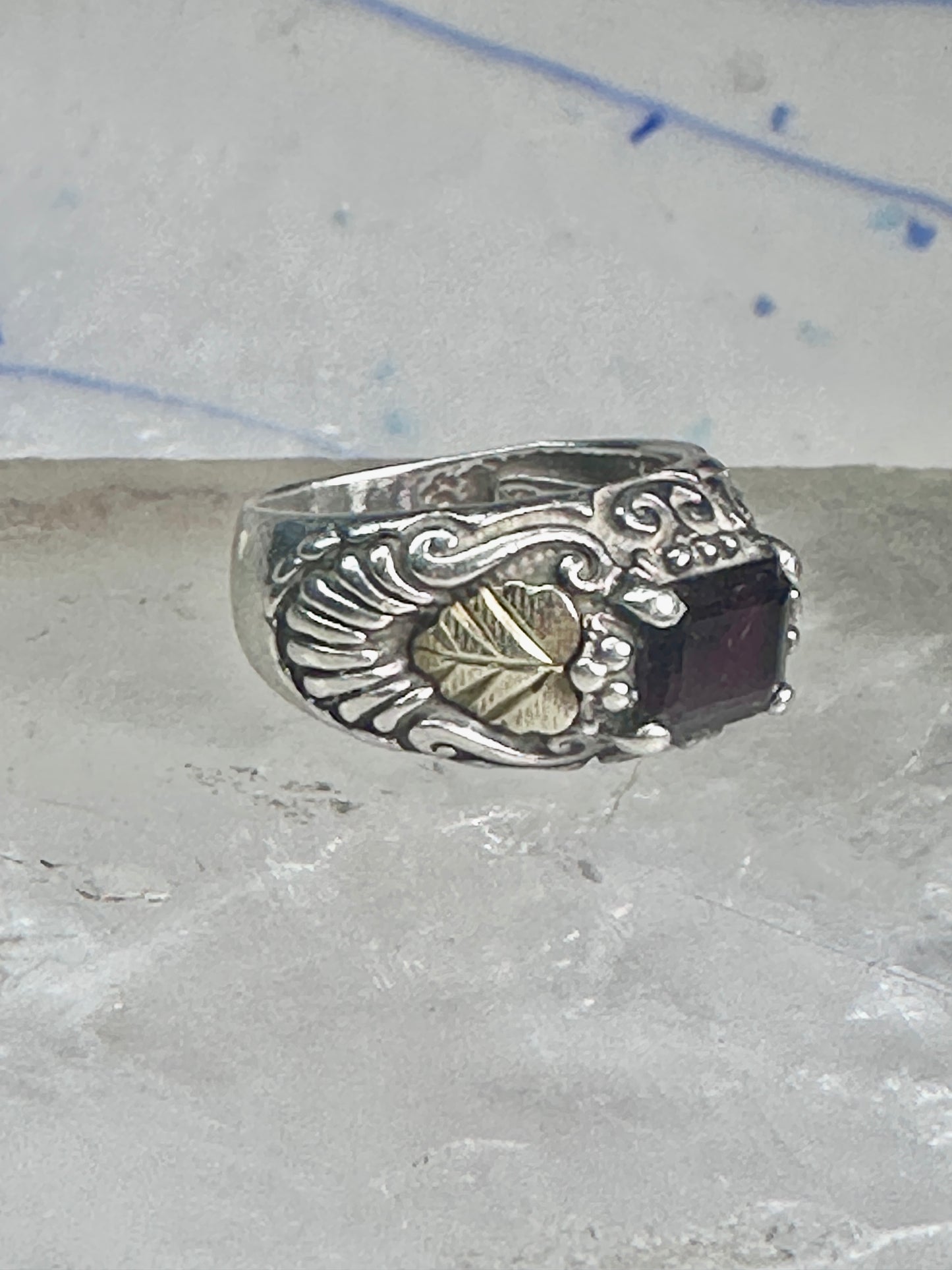 Black Hills Gold ring wedding band garnet leaves size_5.5 sterling silver women