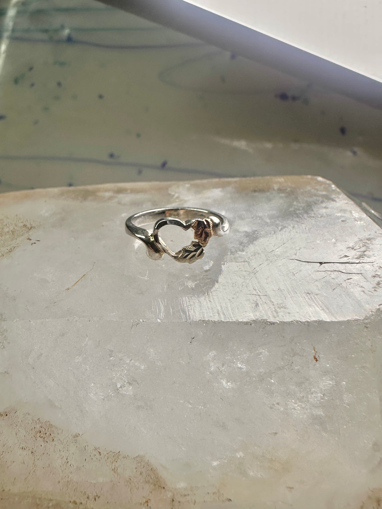Black Hills Gold ring size 2.75 heart leaves pinky child baby band sterling silver women