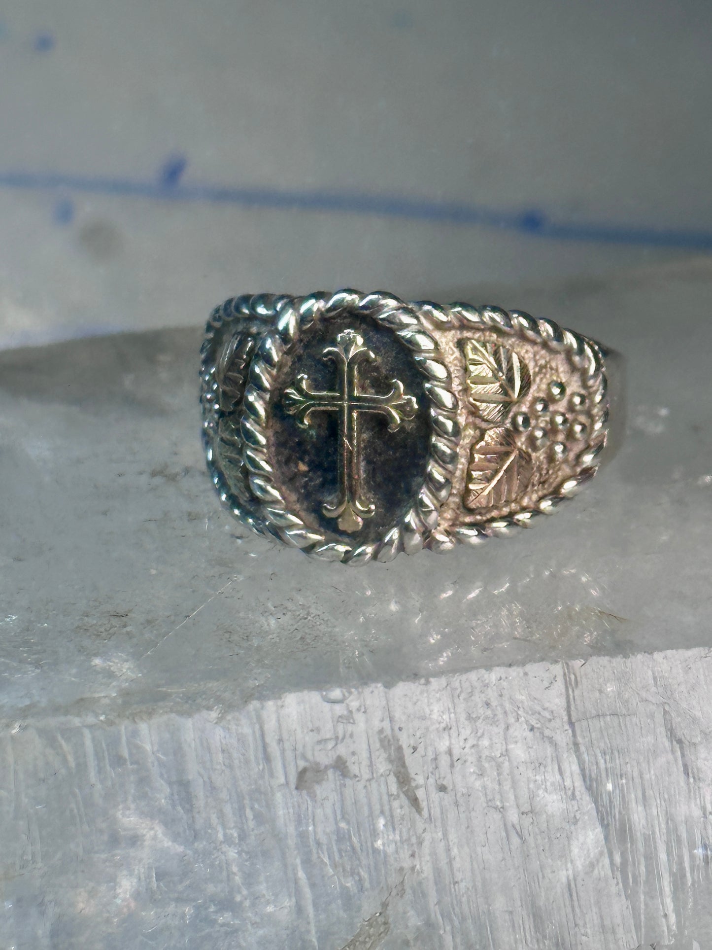 Black Hills Gold ring religious Cross Size 10.75 Vintage sterling silver men women