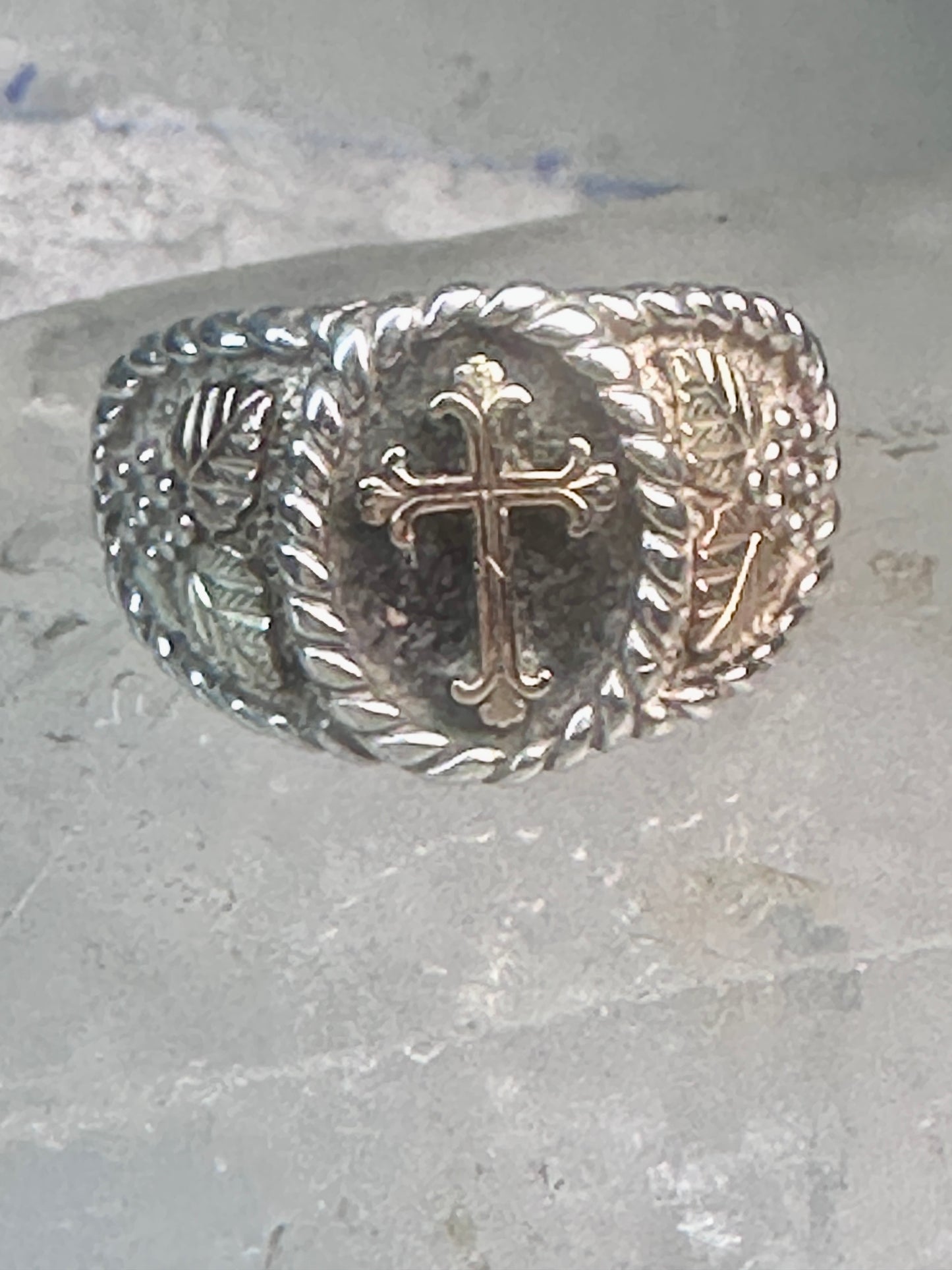 Black Hills Gold ring religious Cross Size 10.75 Vintage sterling silver men women