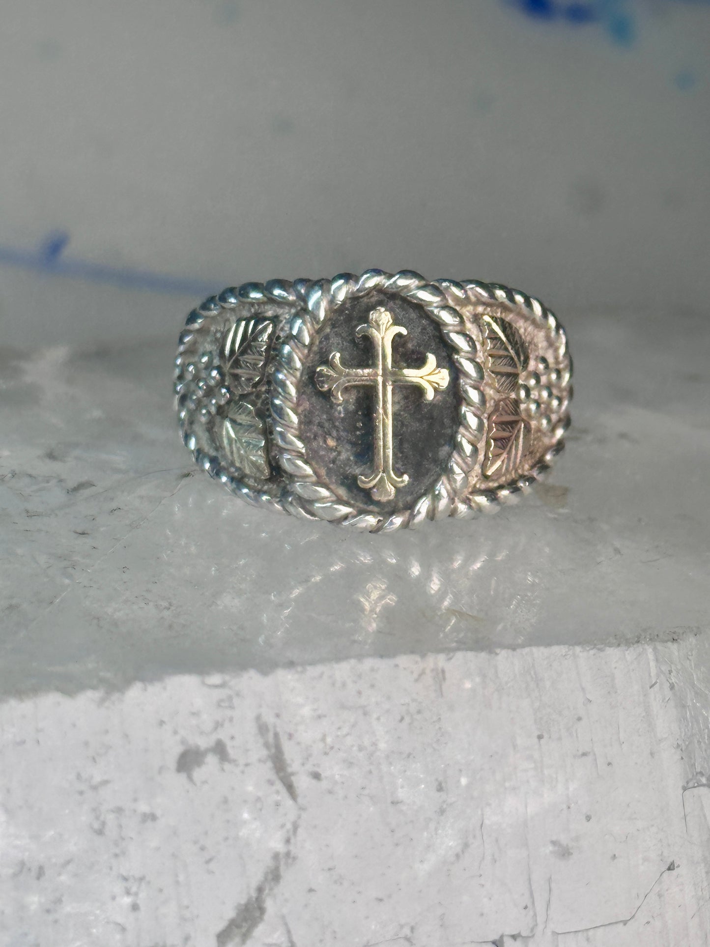 Black Hills Gold ring religious Cross Size 10.75 Vintage sterling silver men women