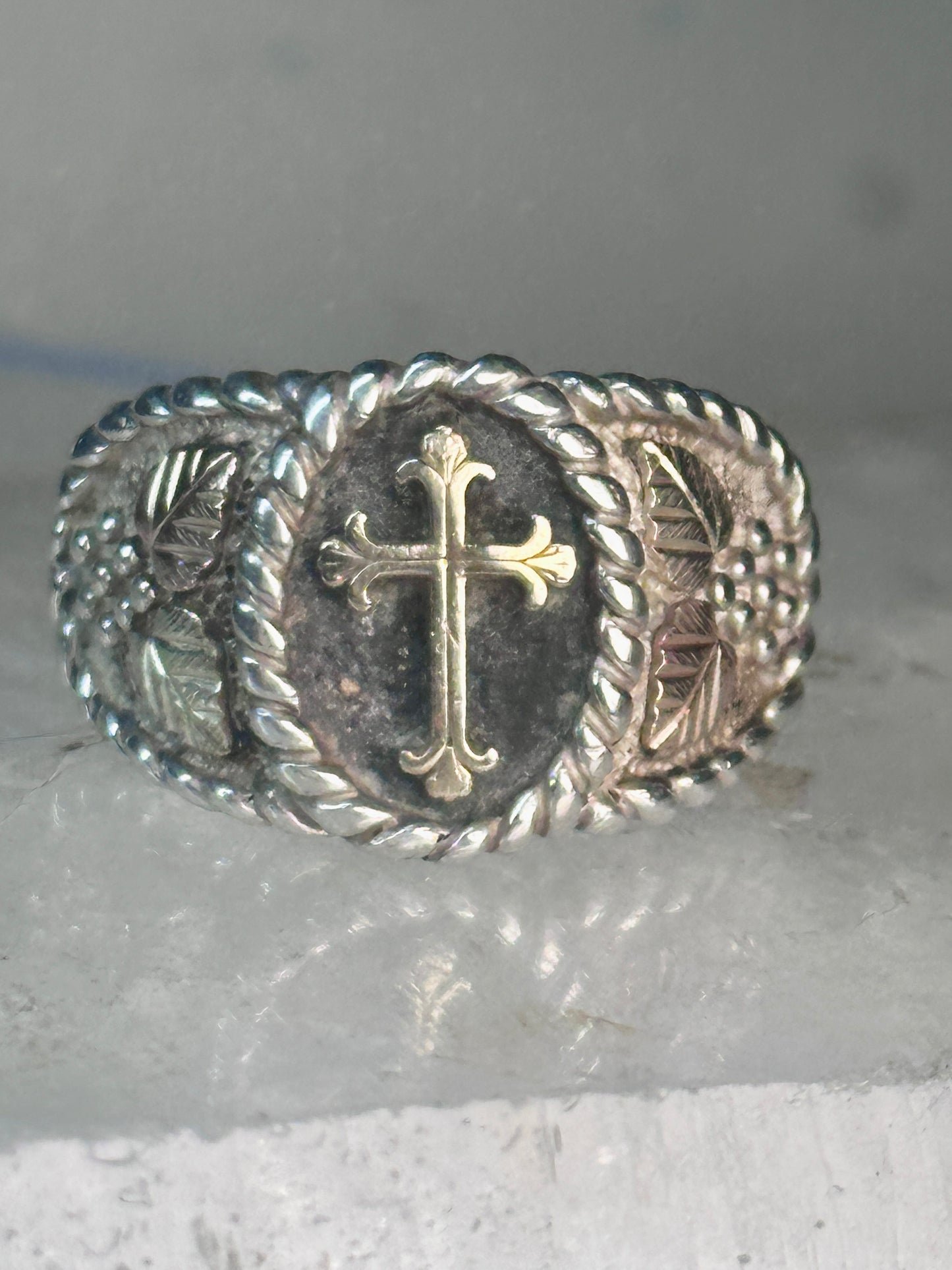 Black Hills Gold ring religious Cross Size 10.75 Vintage sterling silver men women