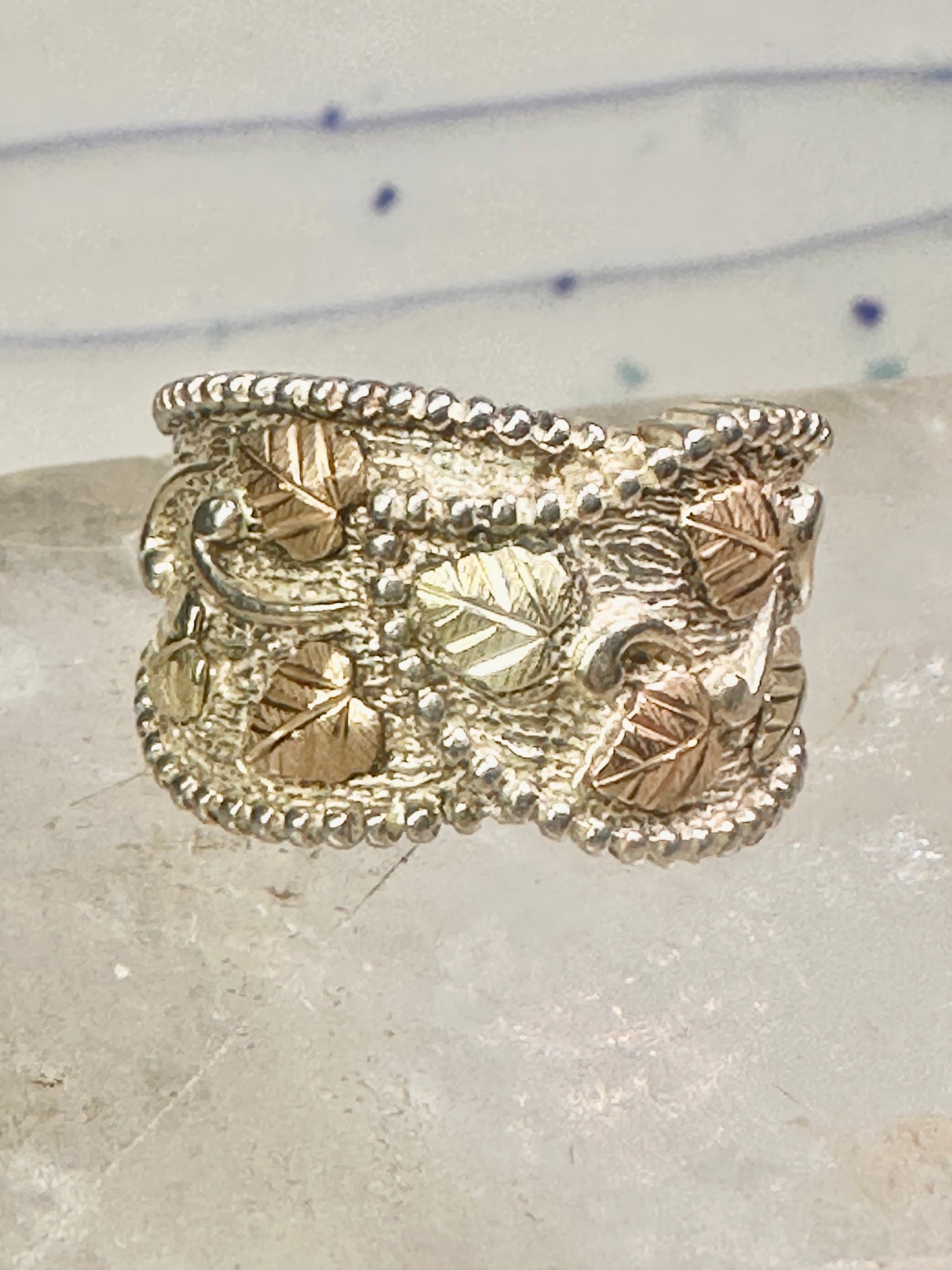 Black Hills Gold ring wrap around band leaves size 8 sterling silver women girls