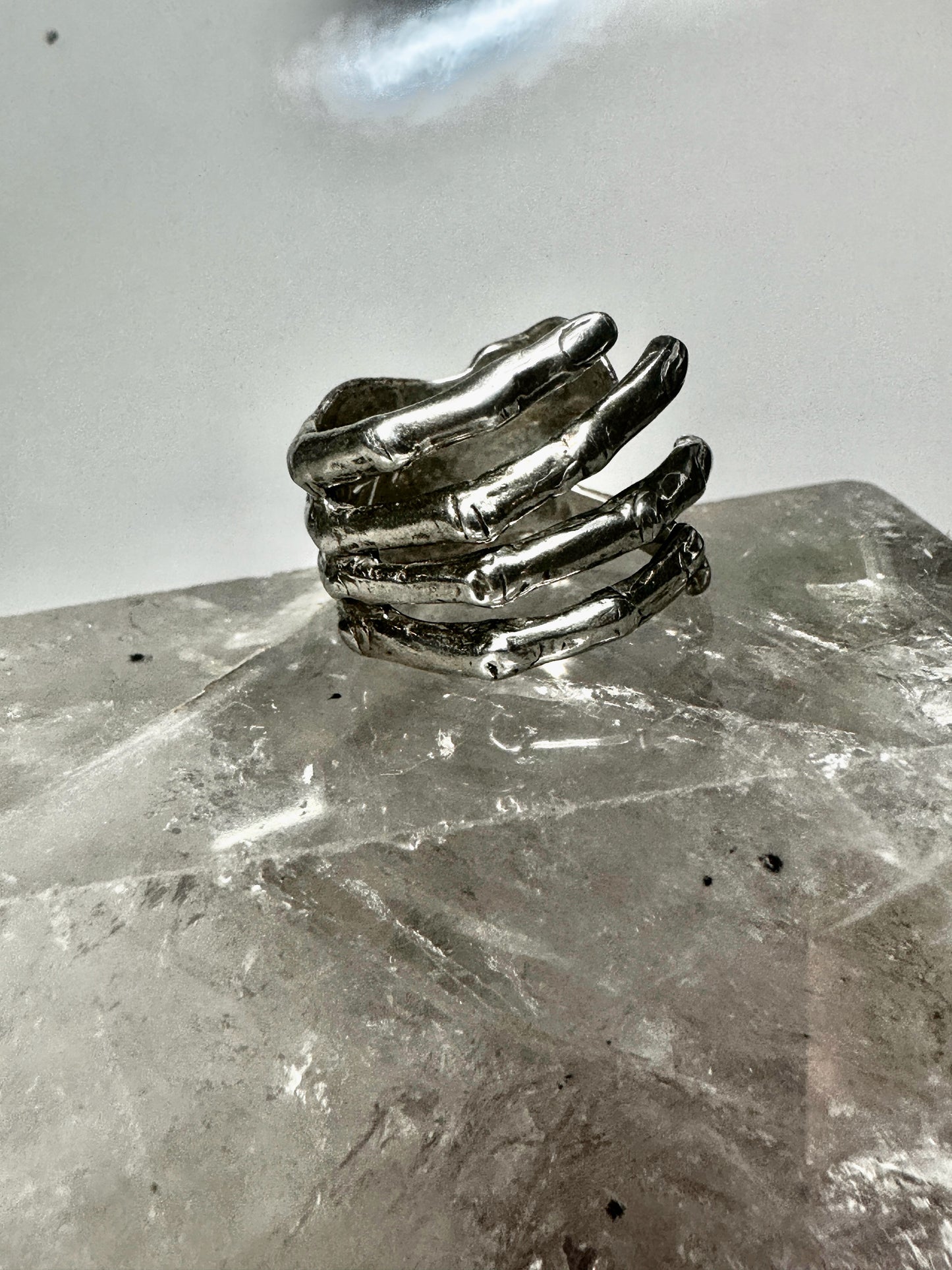 Hand ring fingers wrap around size 5.50 sterling silver women