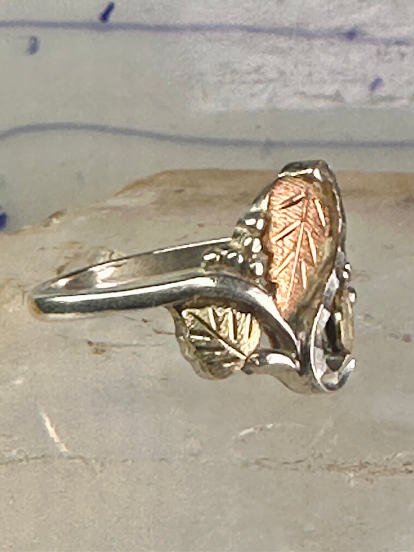 Black Hills Gold ring leaves band size 10 sterling silver women